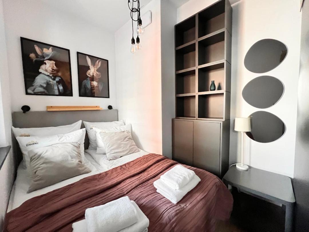 One-Bedroom Apartment with Balcony