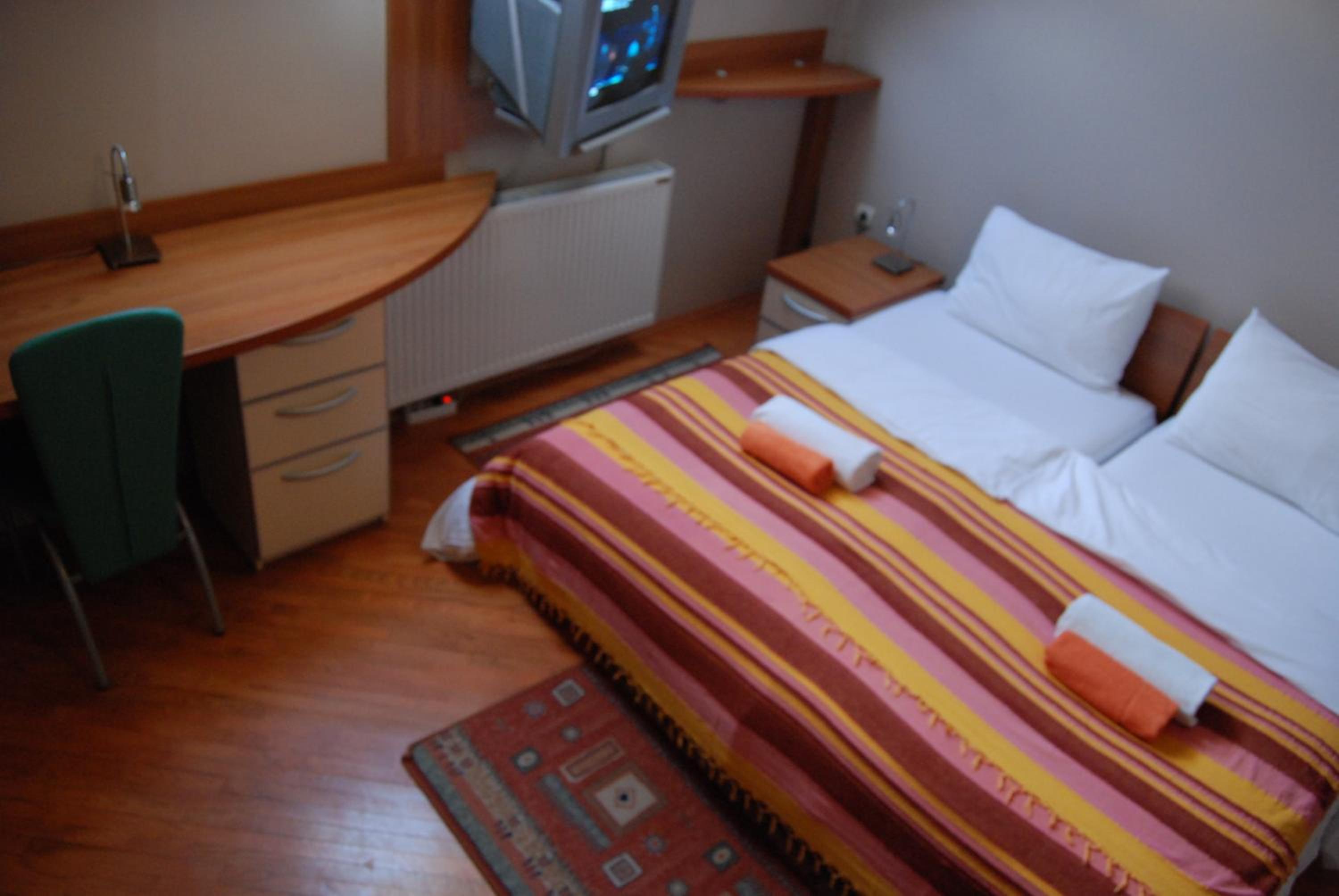 Double Room - Photo 1