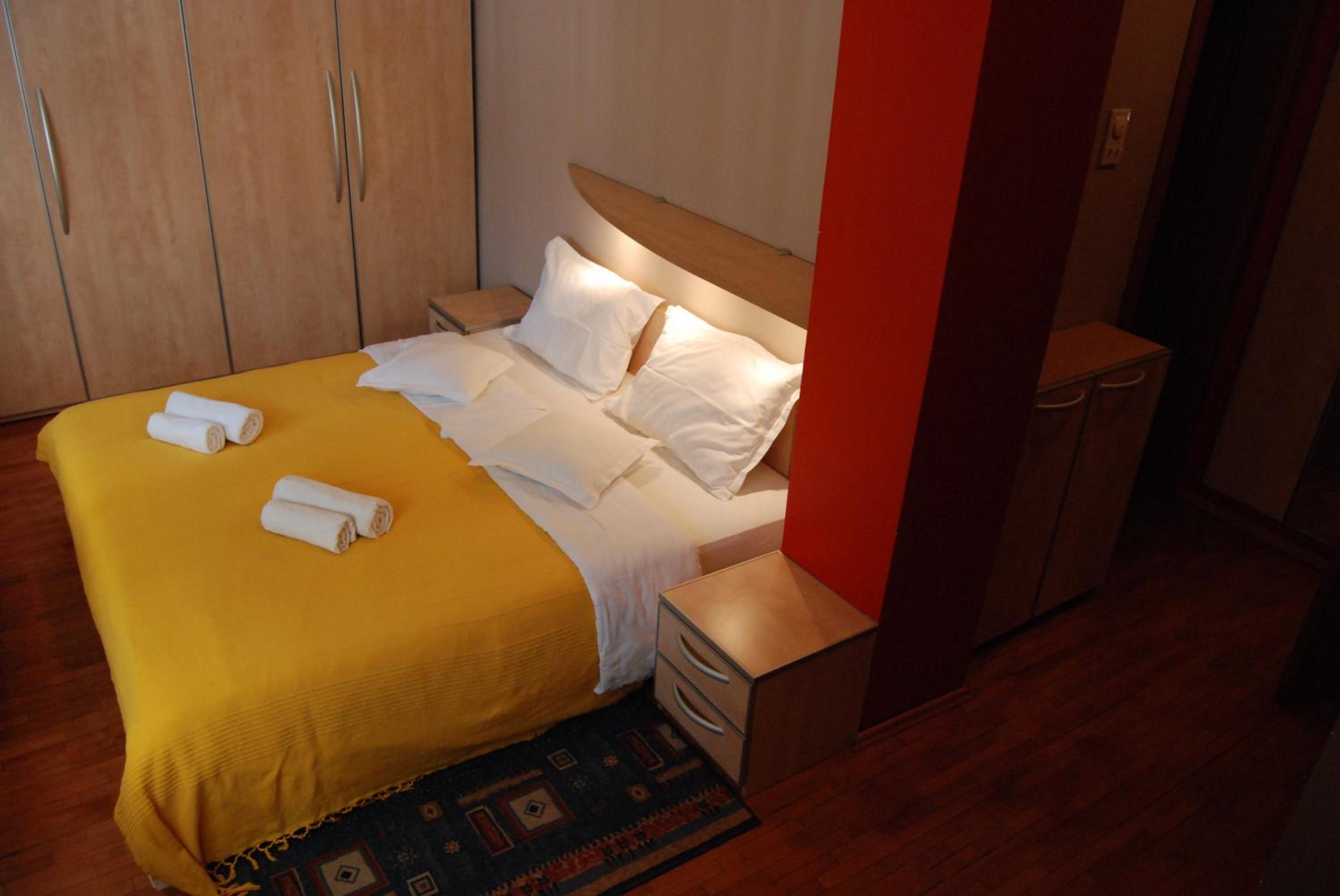 Double Room with Balcony - Photo 4
