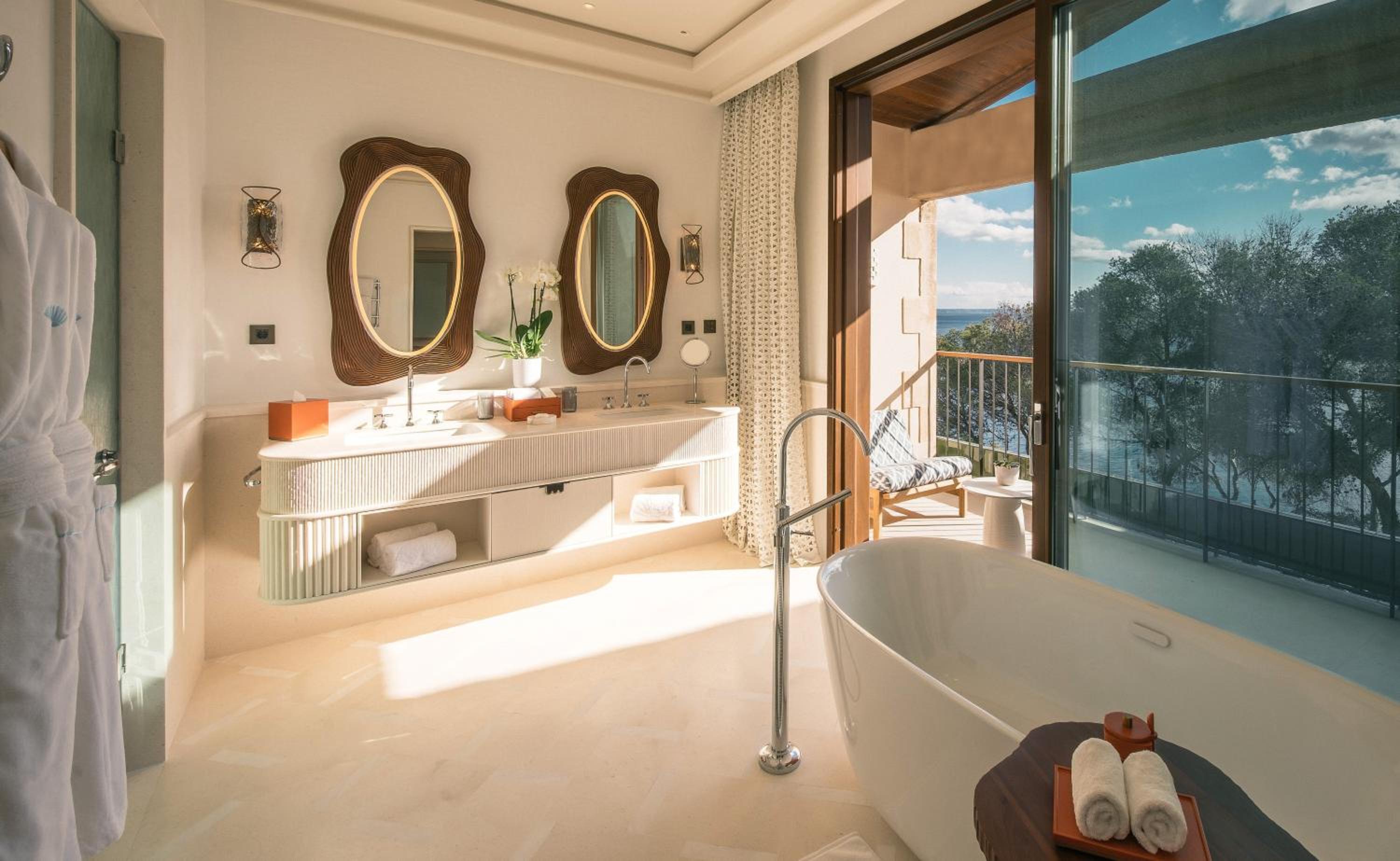 Premier Sea View Suite