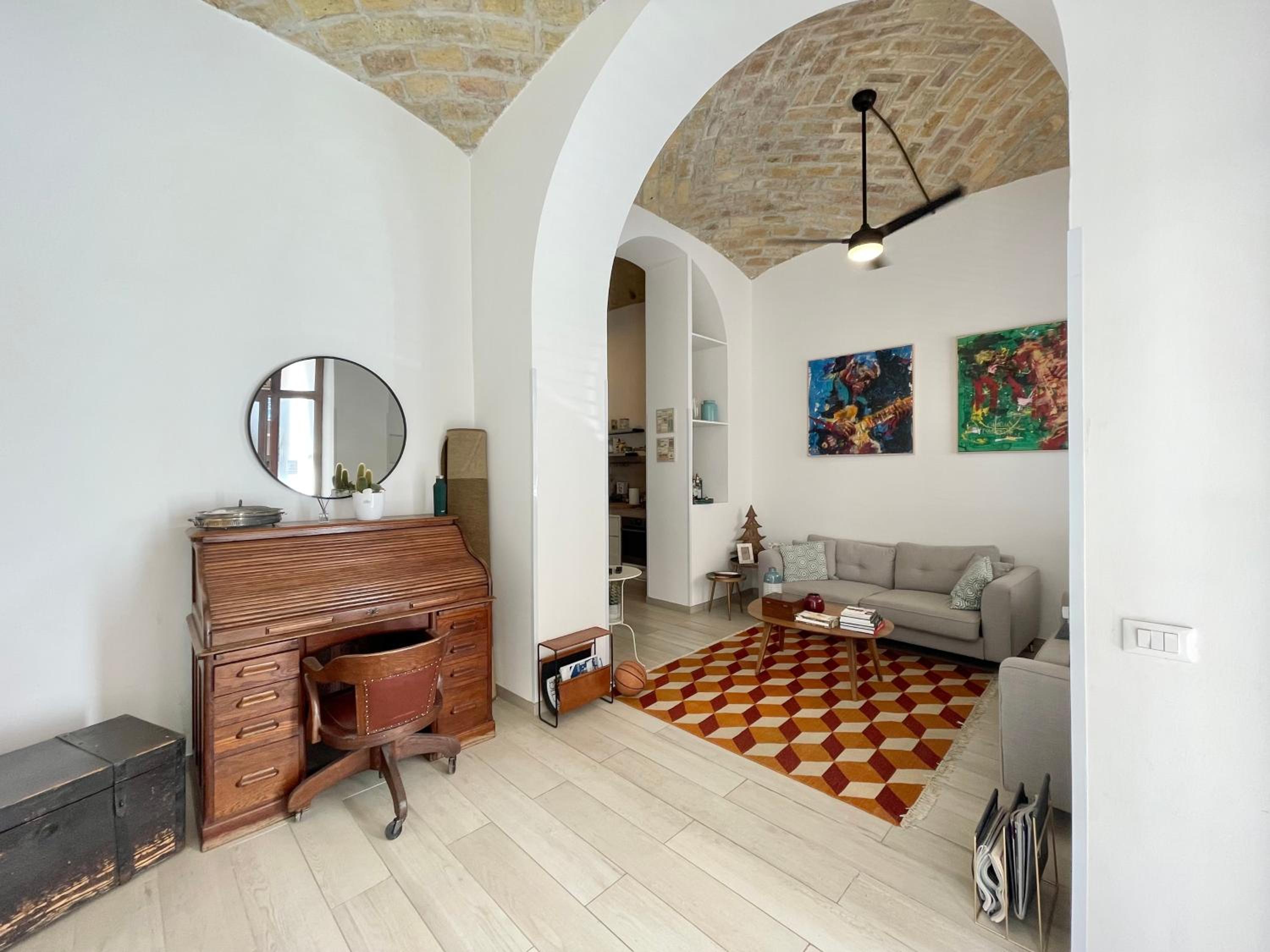 One-Bedroom Loft Apartment with Balcony photo 2