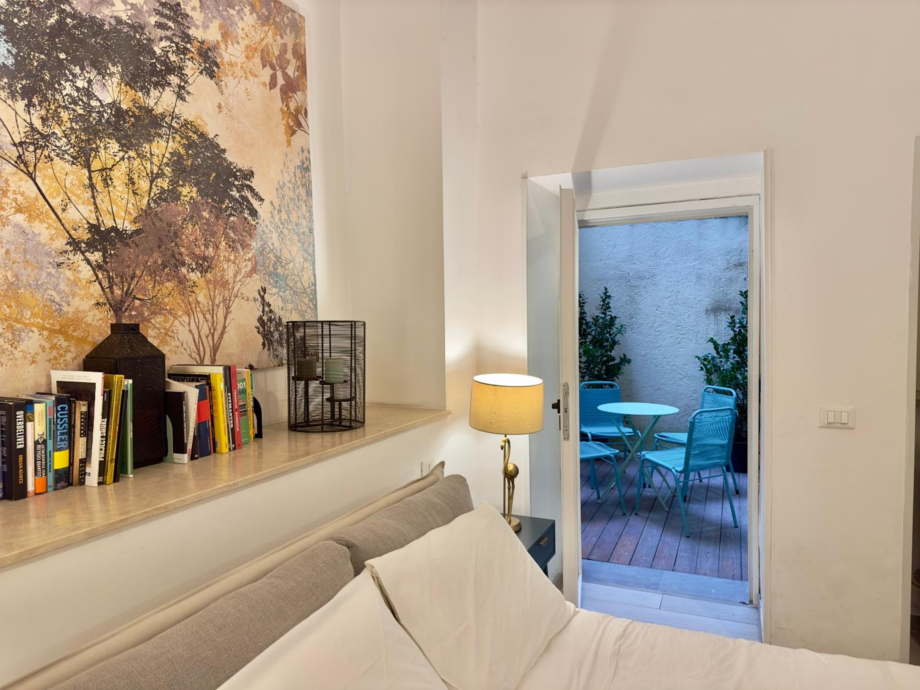 One-Bedroom Loft Apartment with Balcony