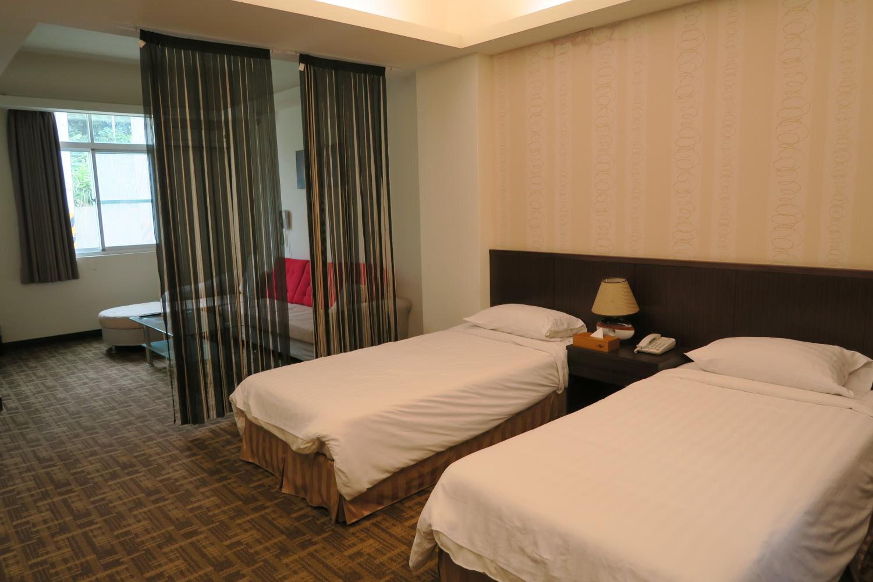 Deluxe Double or Twin Room photo 2