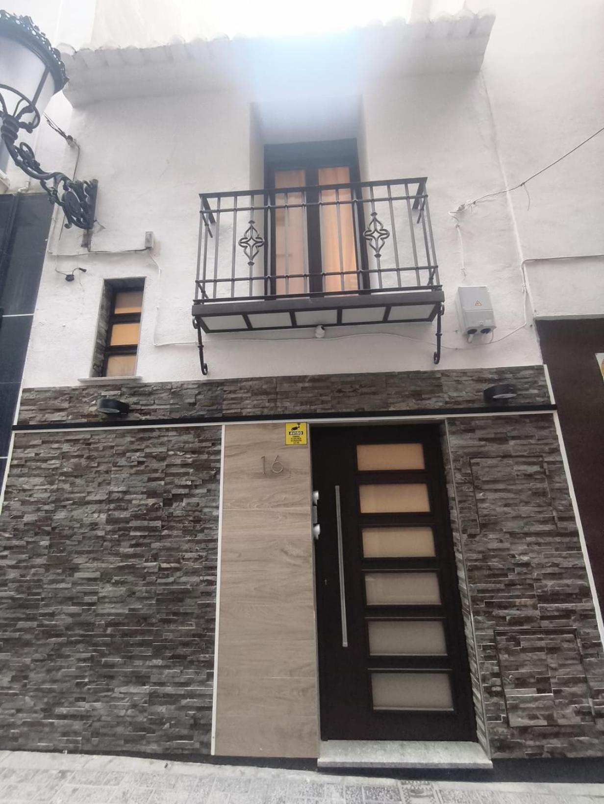 One-Bedroom Apartment with Balcony
