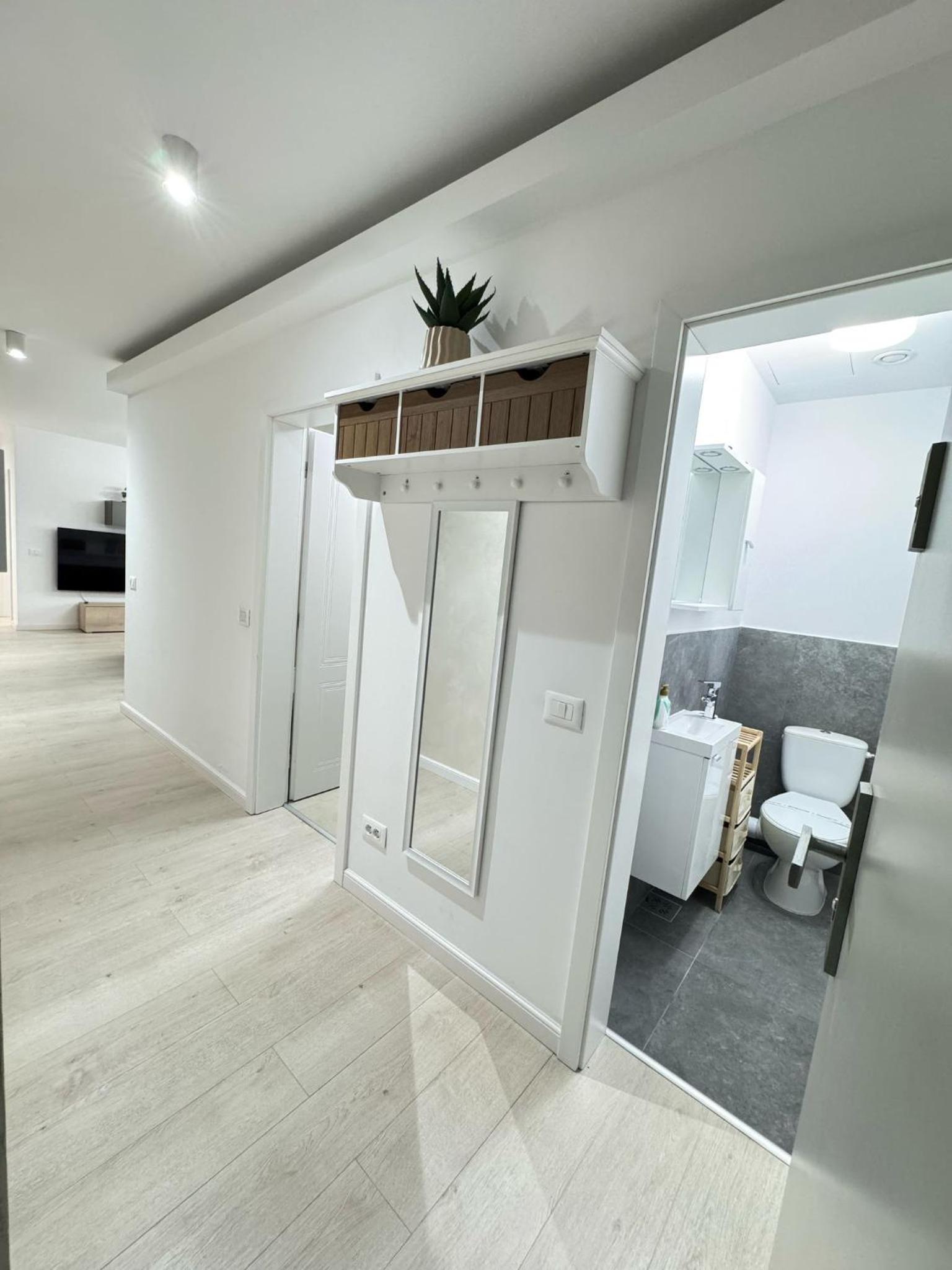 Two-Bedroom Apartment with Balcony photo 2