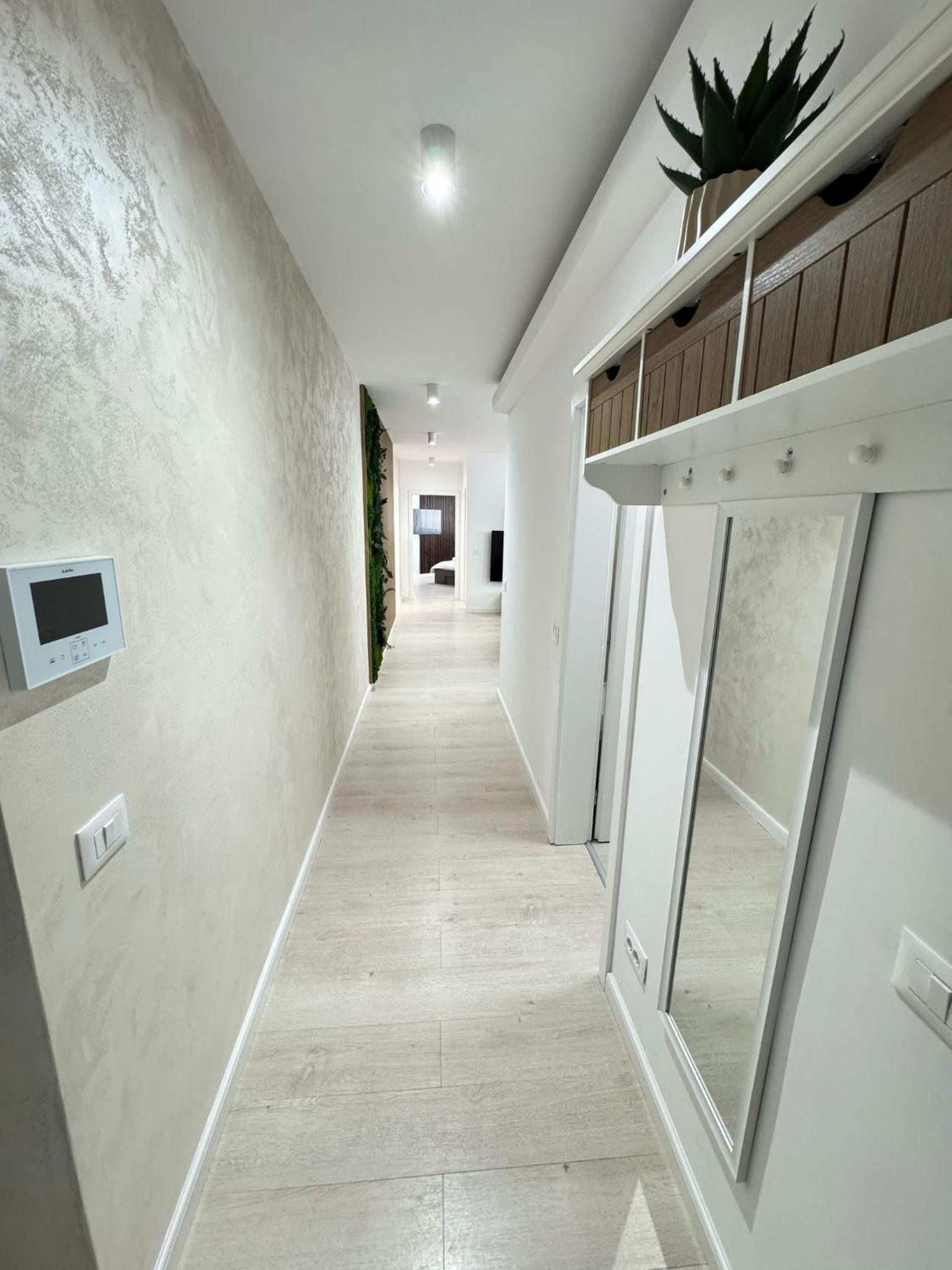 Two-Bedroom Apartment with Balcony photo 3