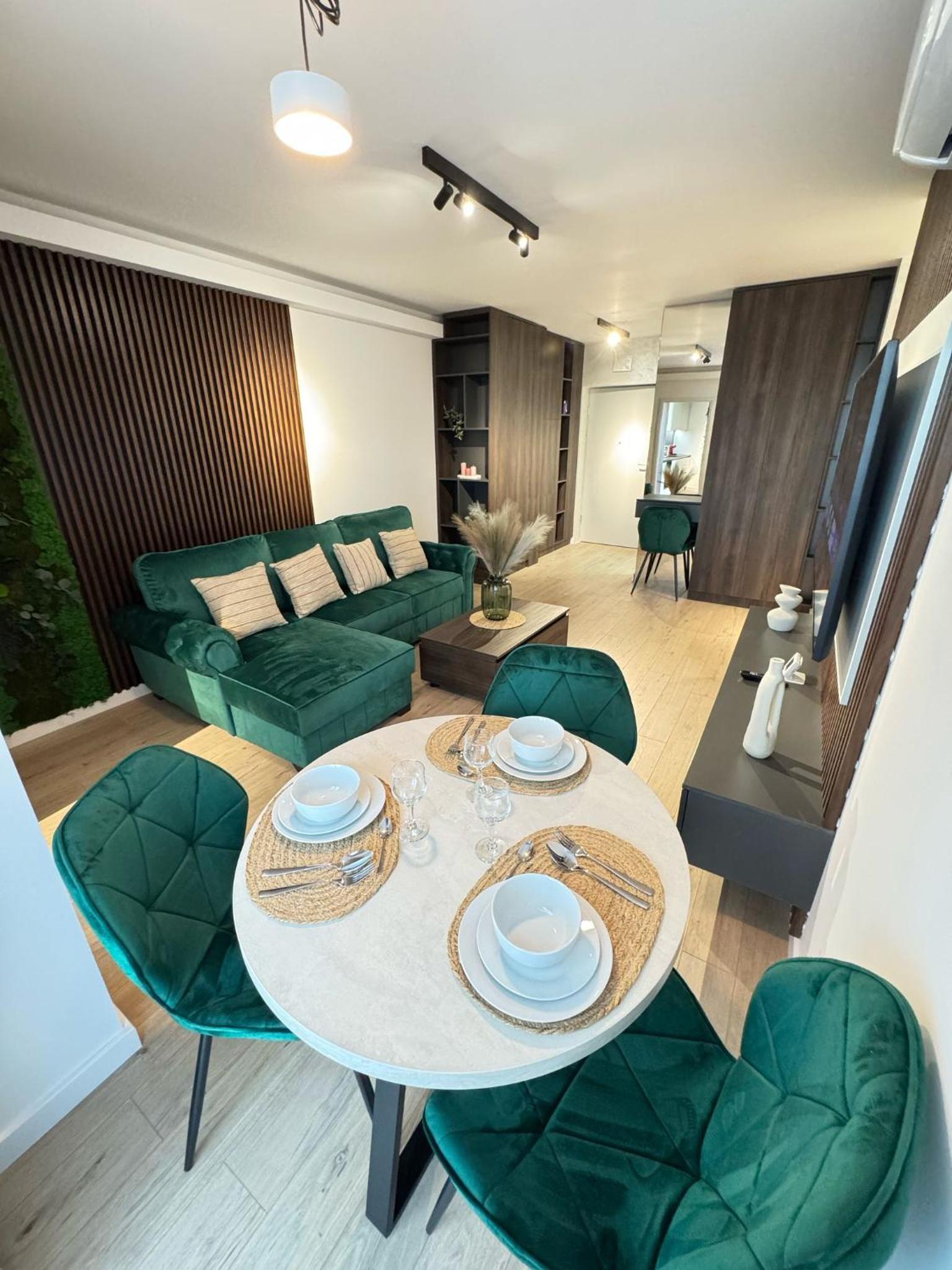 Two-Bedroom Apartment with Balcony, photo 7