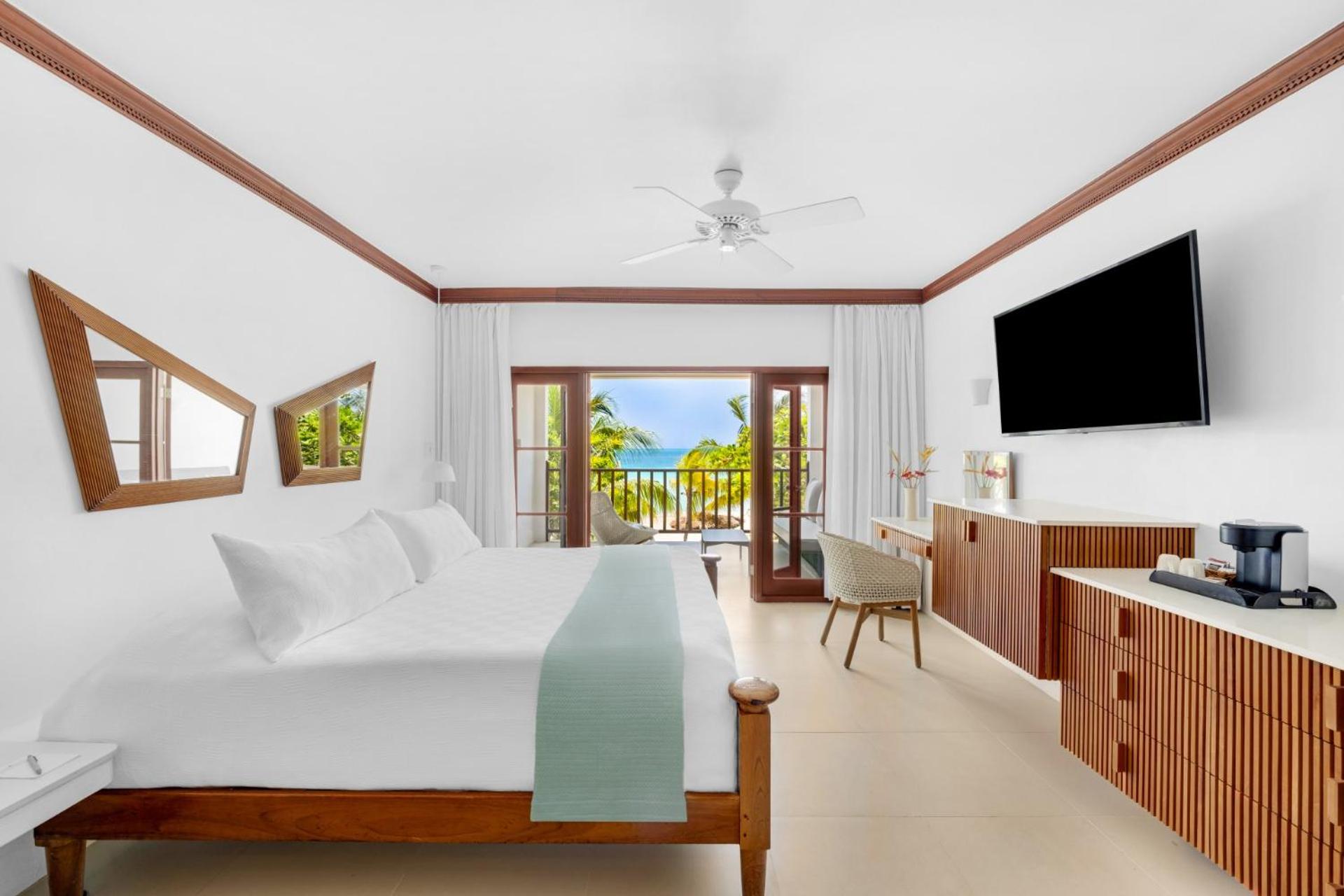 Beachfront Veranda Suite