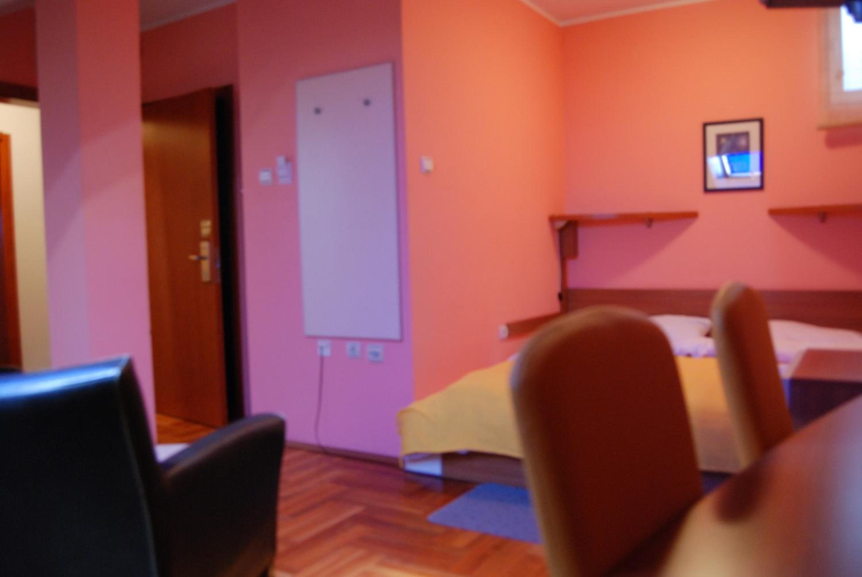 Double Room - Photo 12