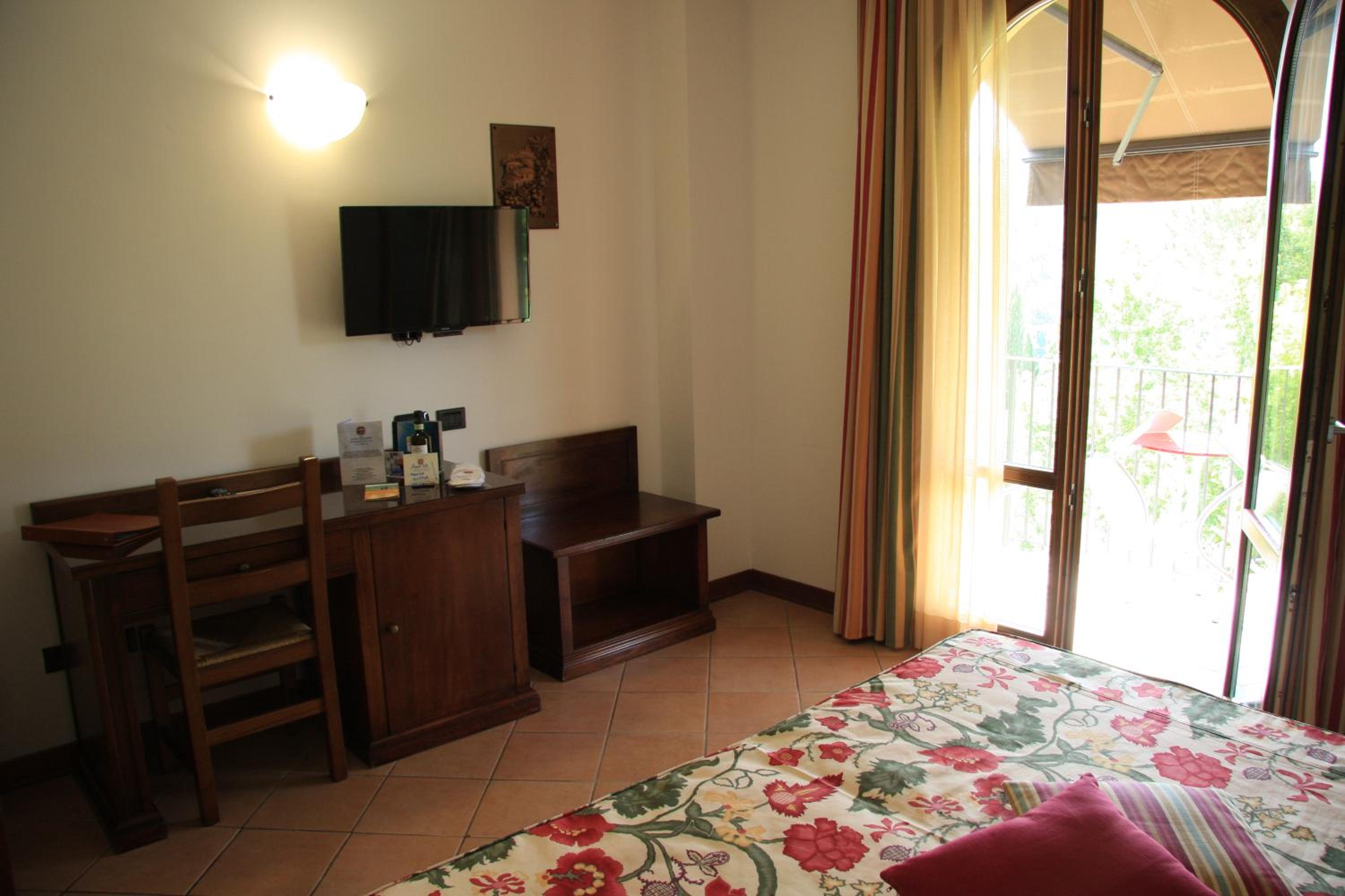 Triple Room - Photo 6