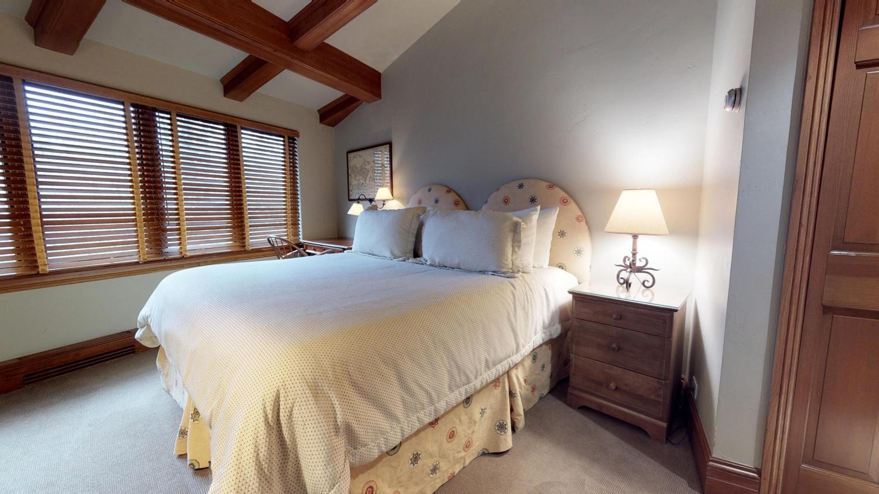 Plaza Lodge 6