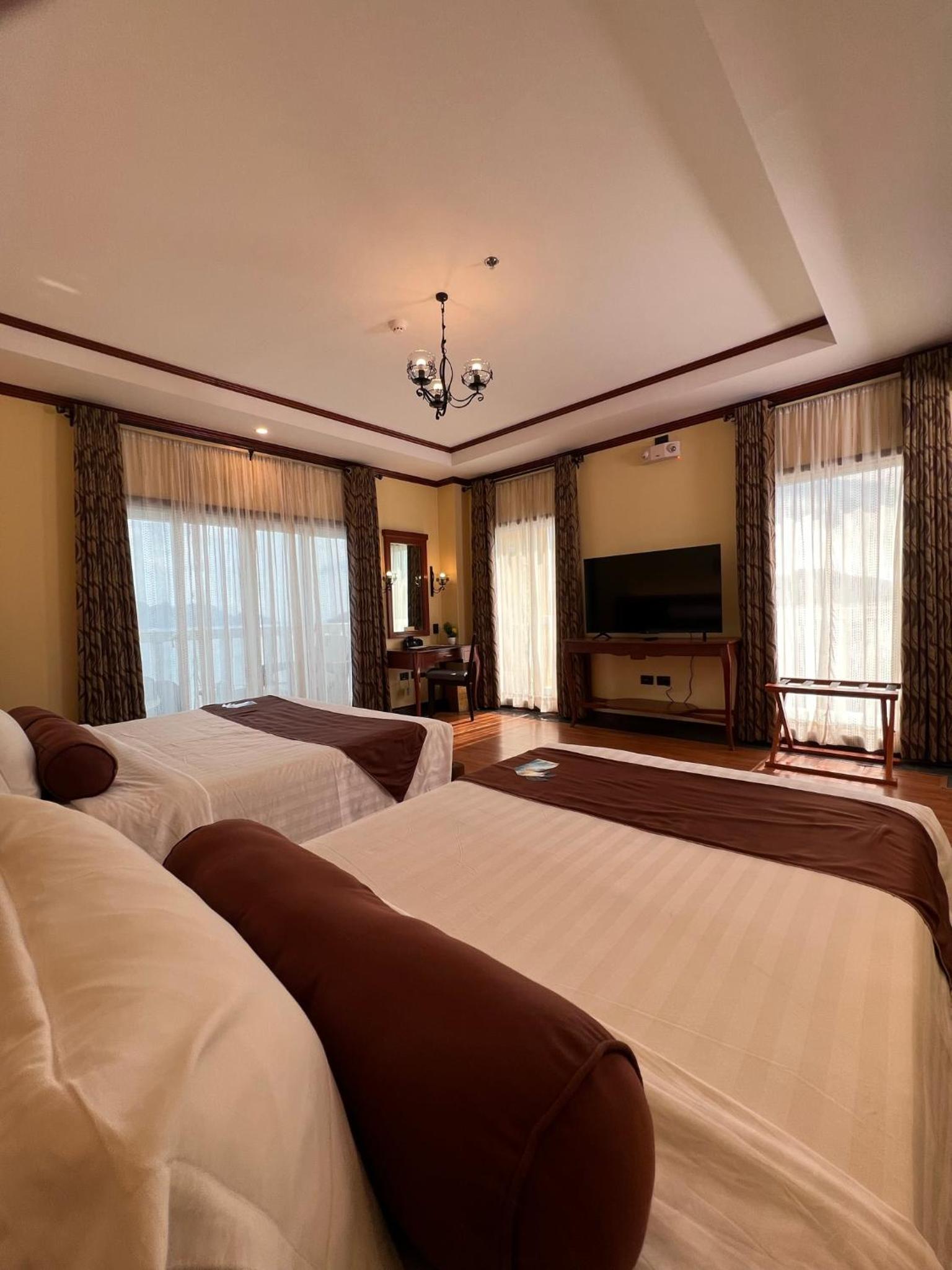 Deluxe Triple Room with Sea View