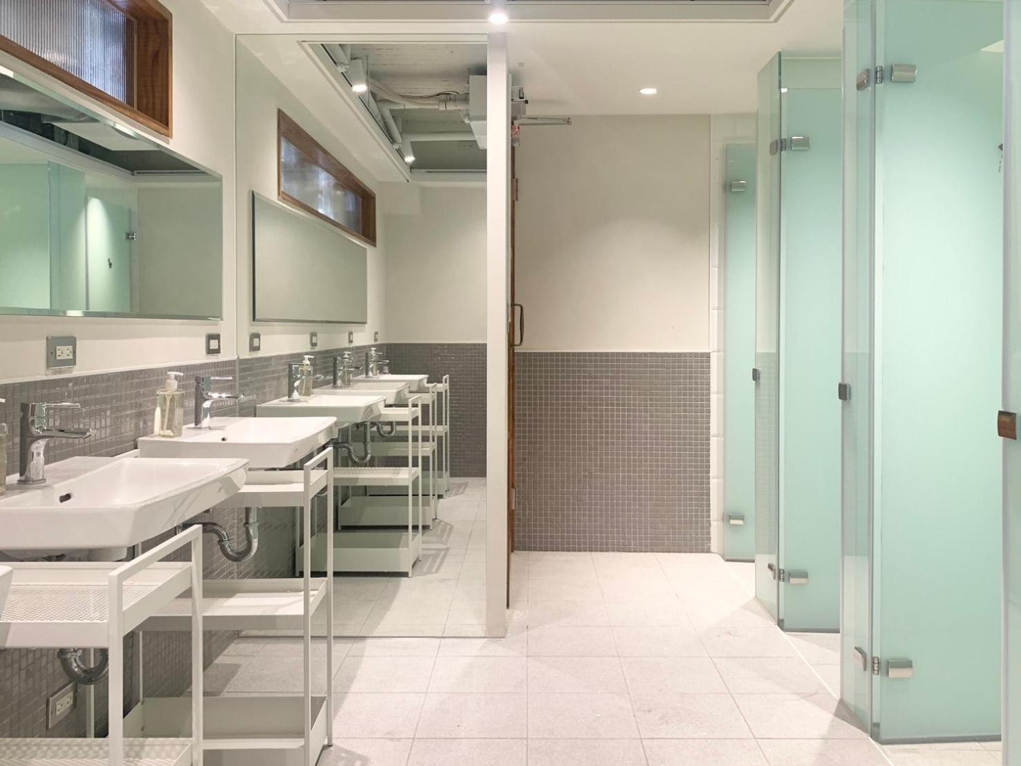 Single Room with Shared Bathroom photo 3