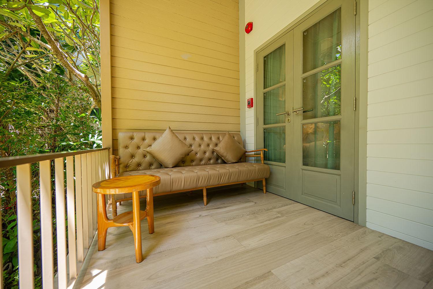 Standard Queen Room with Spa Access