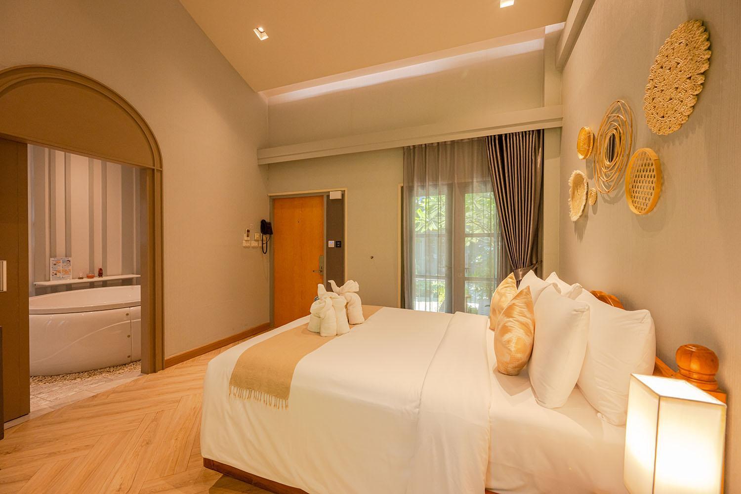 Standard Queen Room with Spa Access photo 2