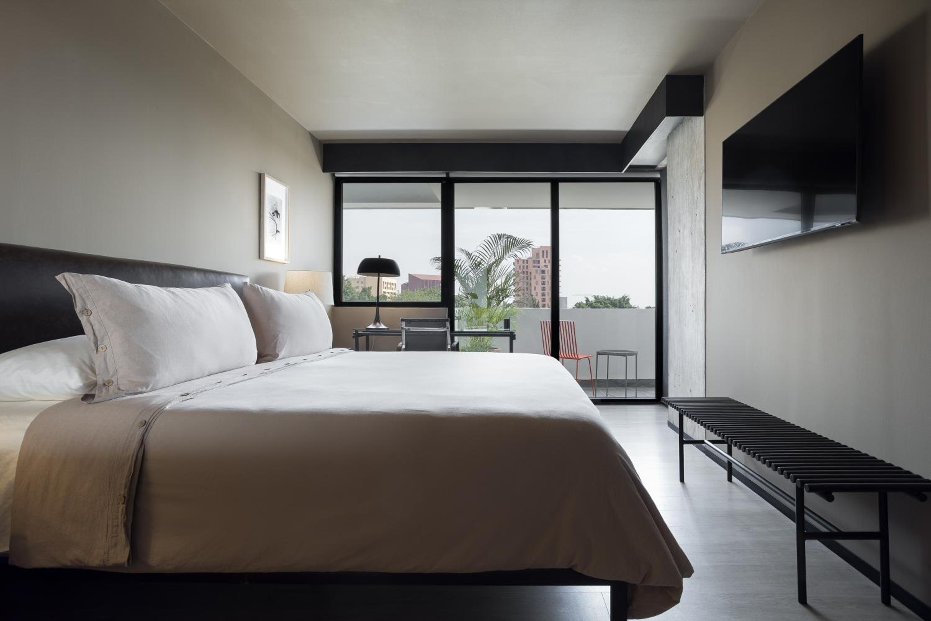 Queen Room with Balcony