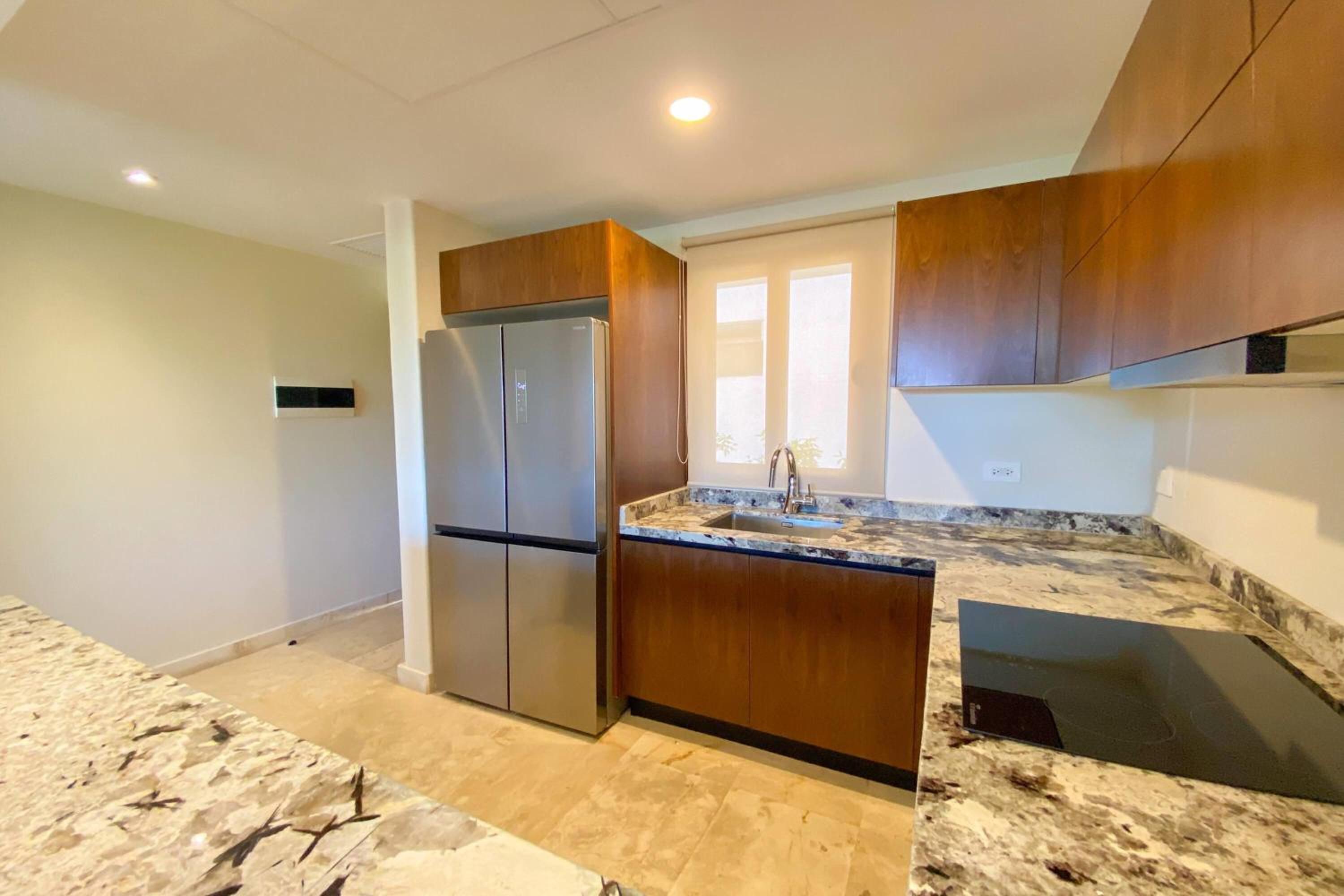 Deluxe King Suite with Ocean View - Non-Smoking photo 3