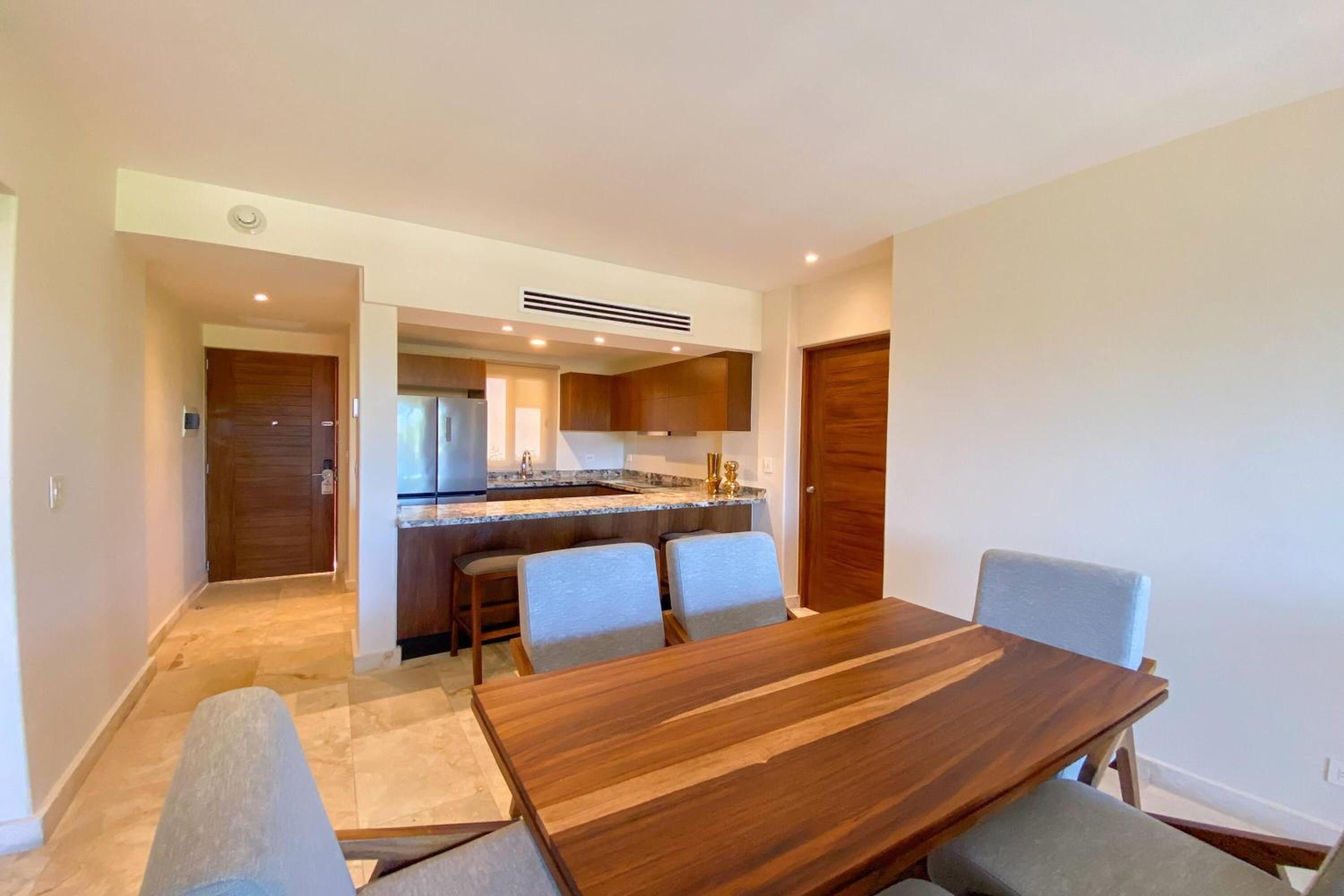 Oceanfront Villa with One King Bed and Two Double Beds - Terrace/Non-Smoking