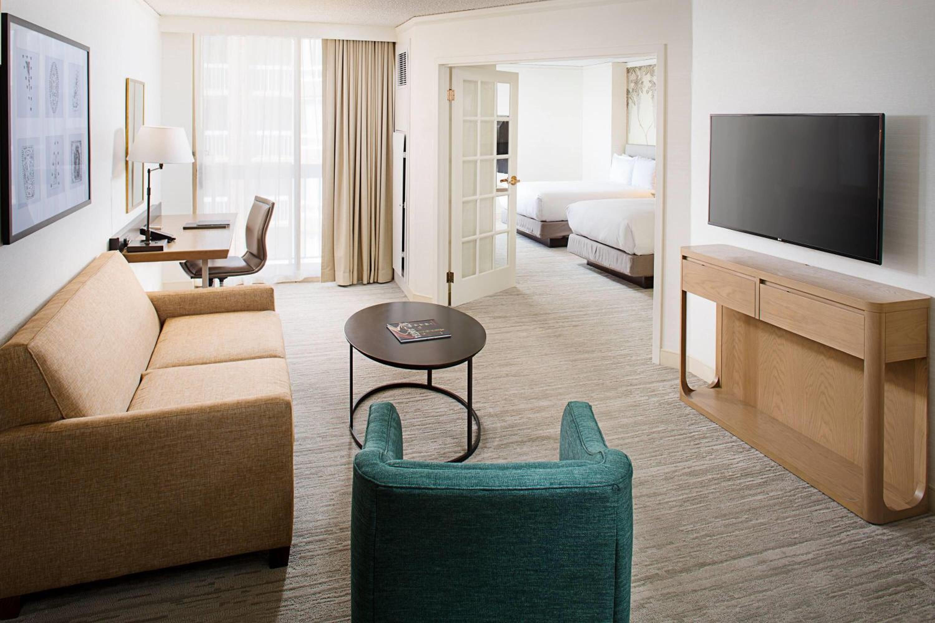 Family King Suite - Non-Smoking - Photo 3