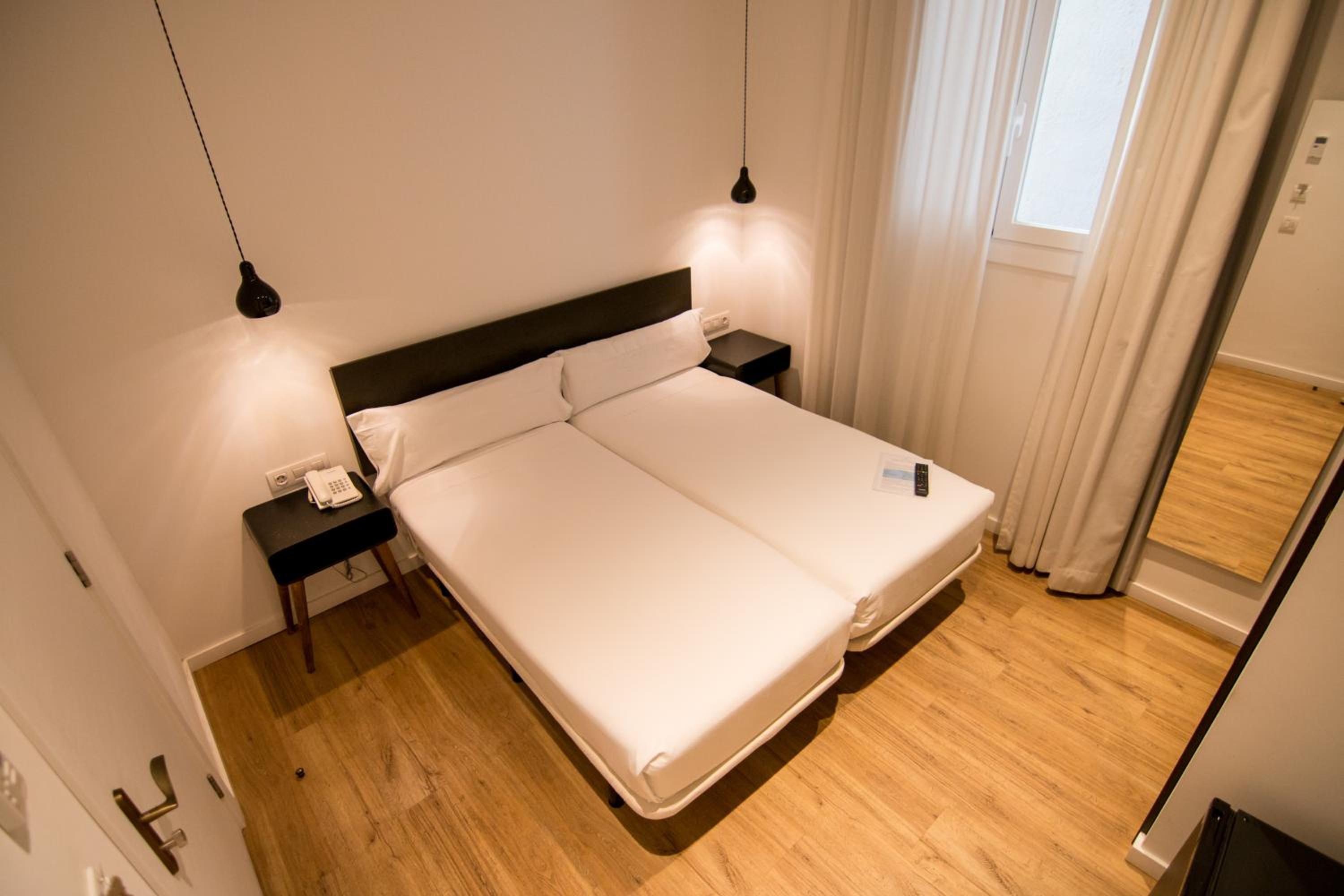 Standard Double or Twin Room photo 3