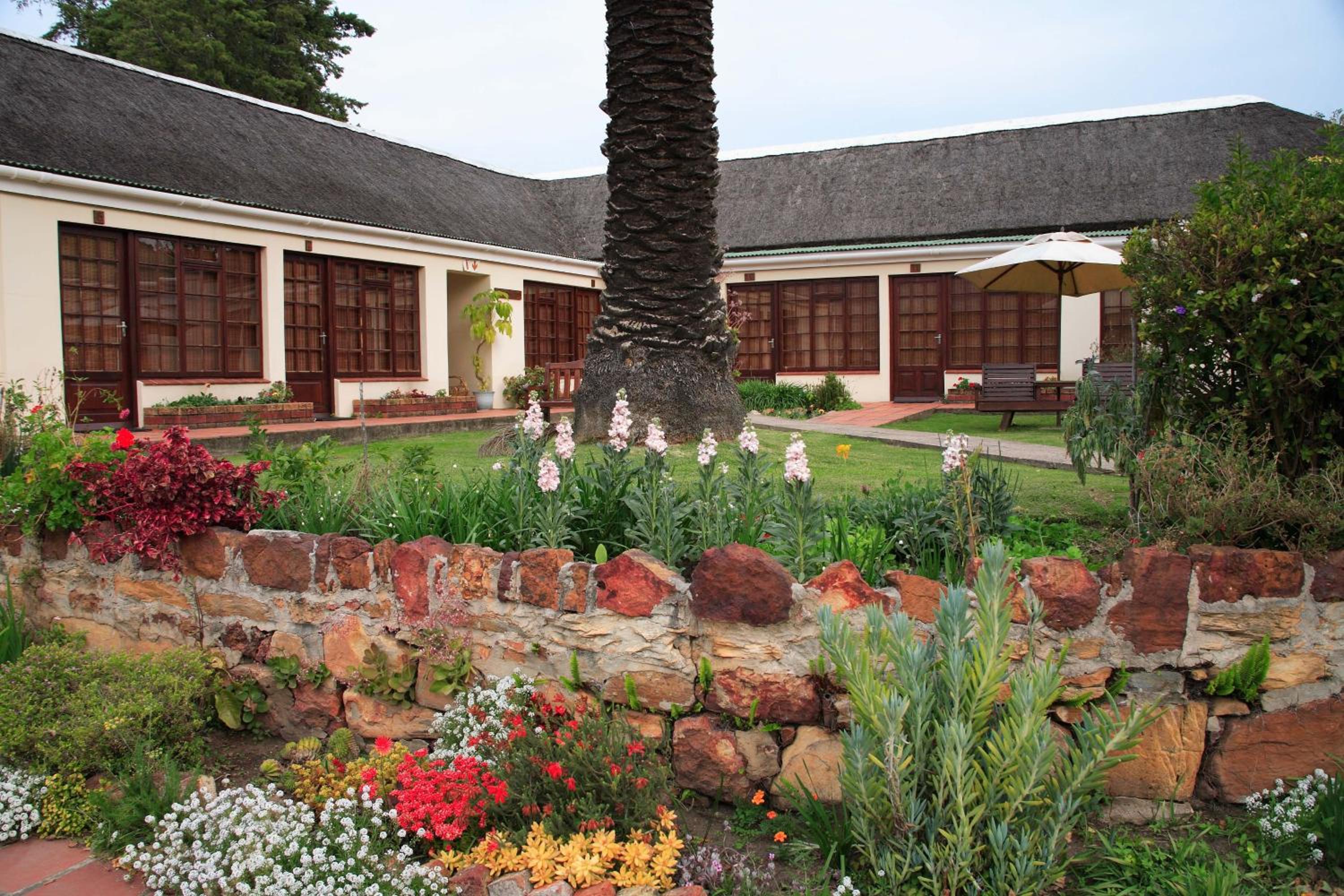 Double or Twin Room with Mountain View photo 3