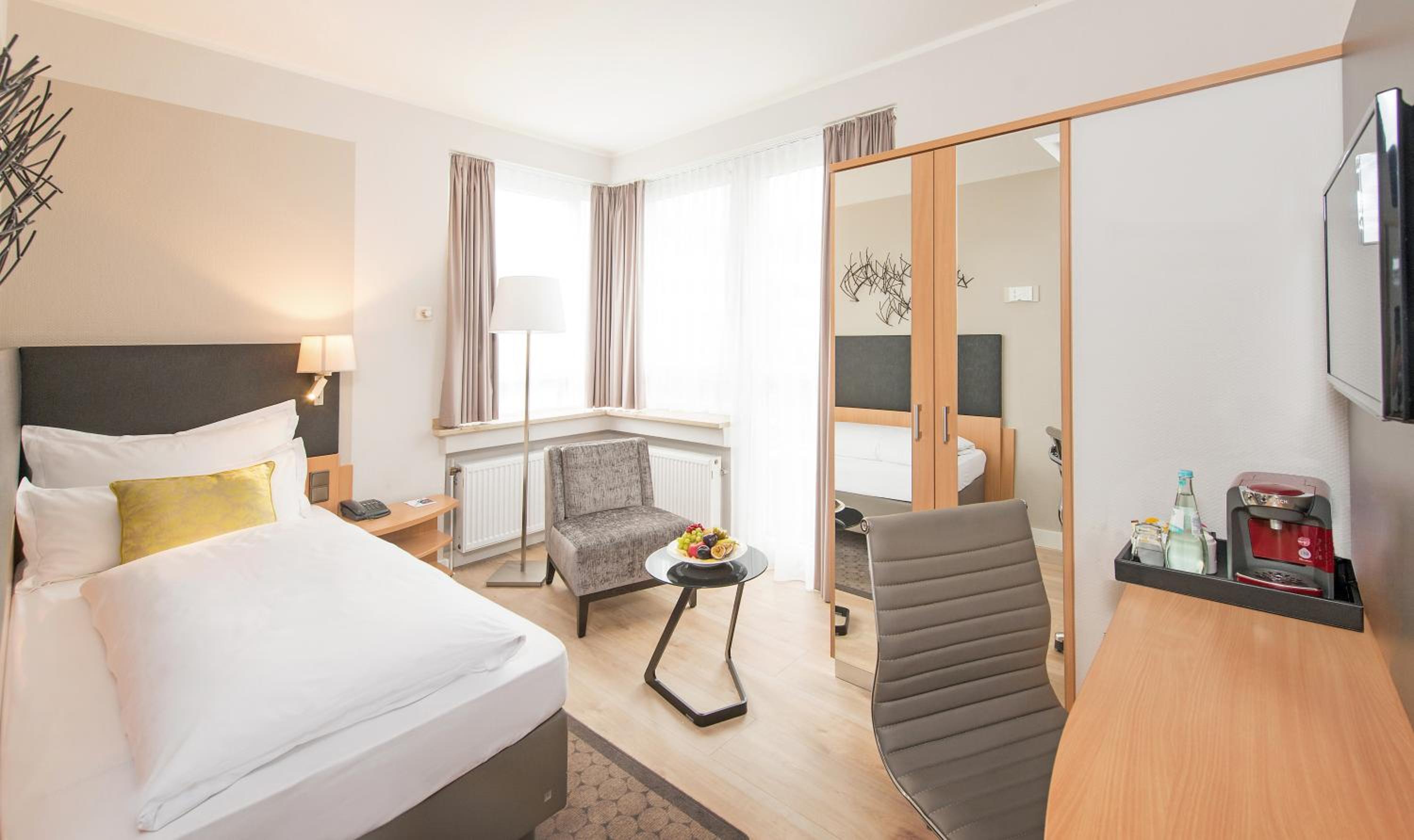 Single Room photo 2