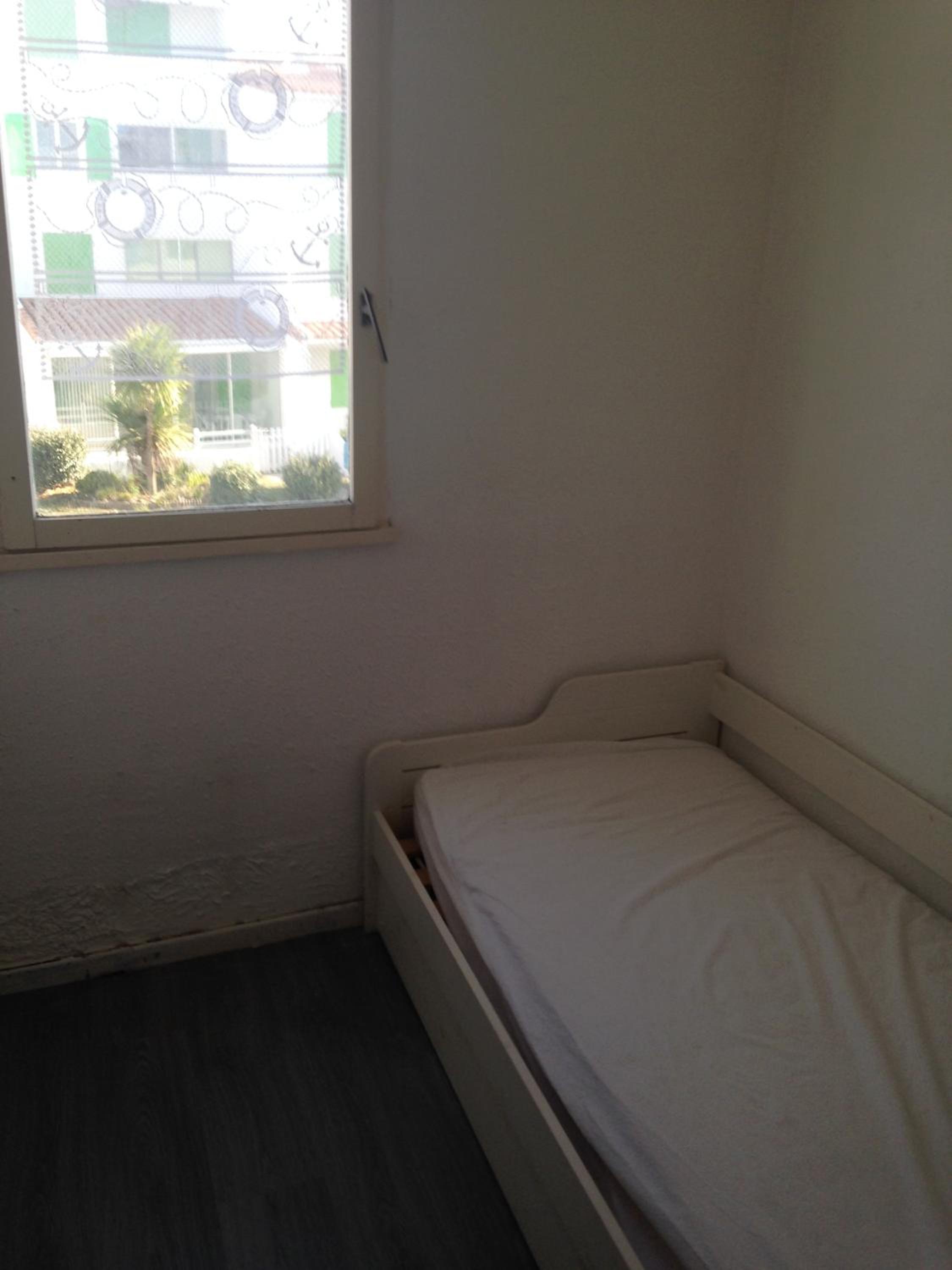 Apartment with Balcony - Photo 8