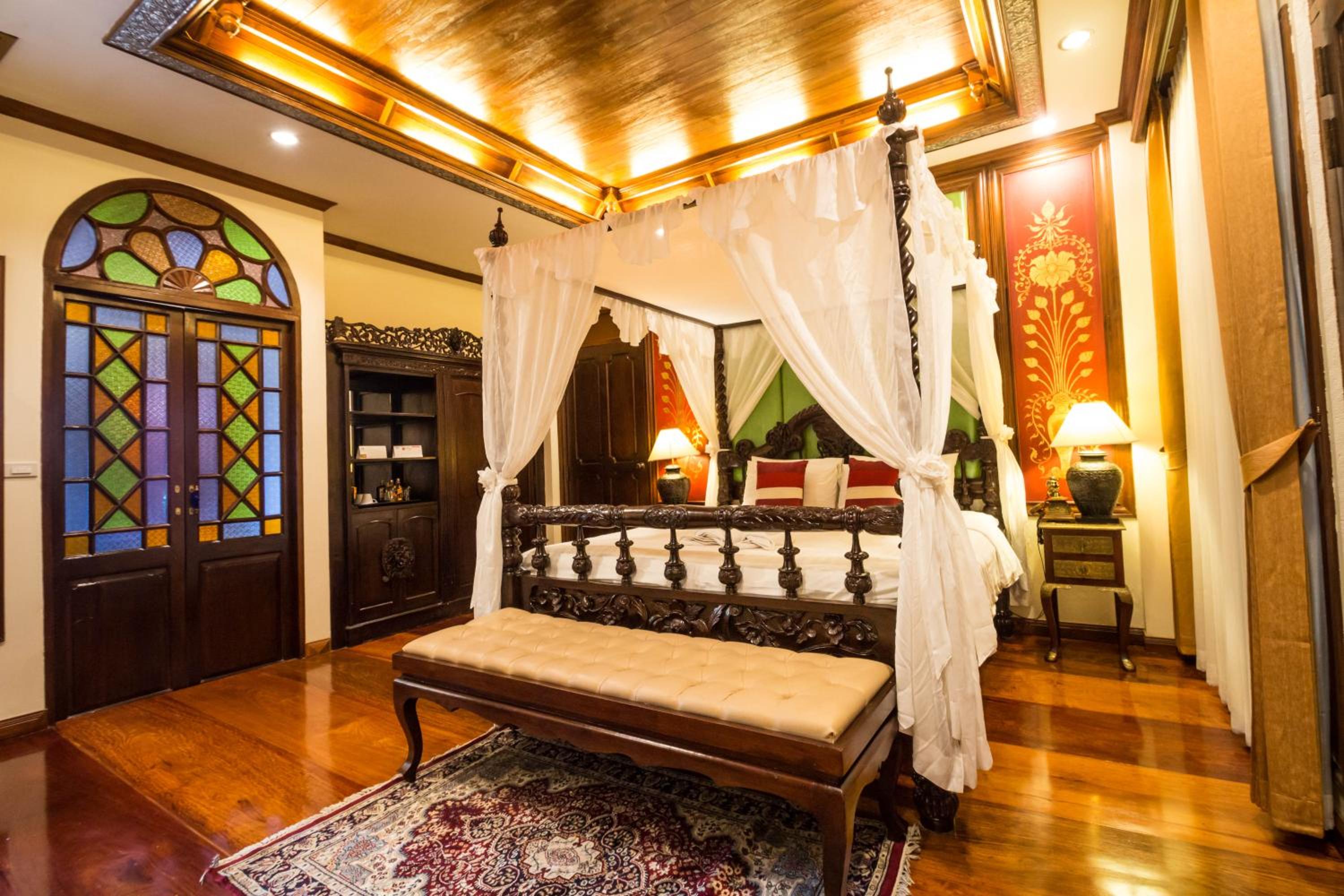 Lanna Deluxe Suite King Bed with Spa Bath (no balcony, no window)   - Photo 2