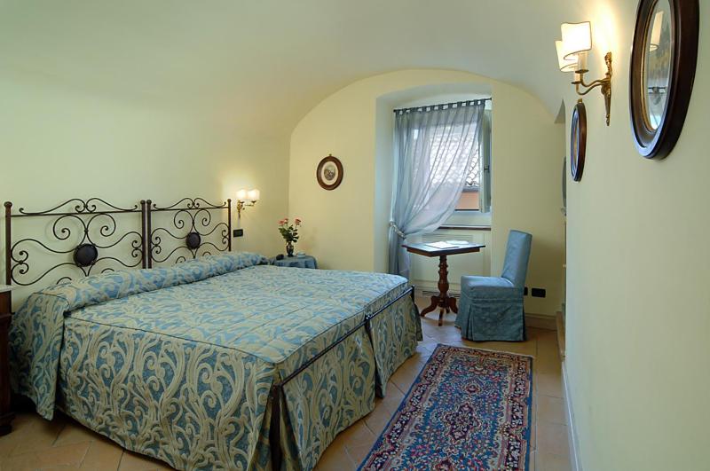 Standard Double Room - Photo 2