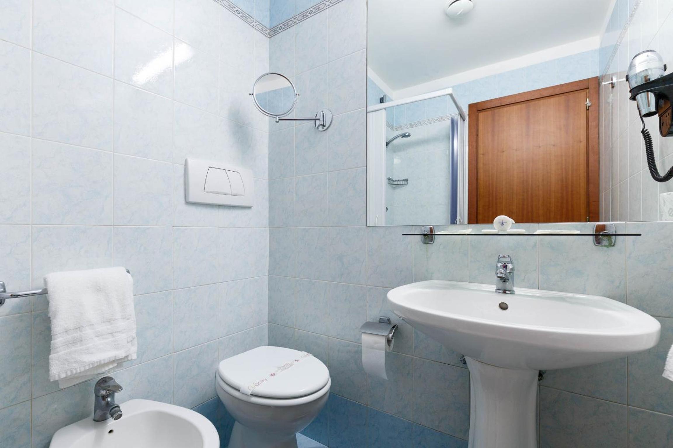 Classic Double or Twin Room photo 3