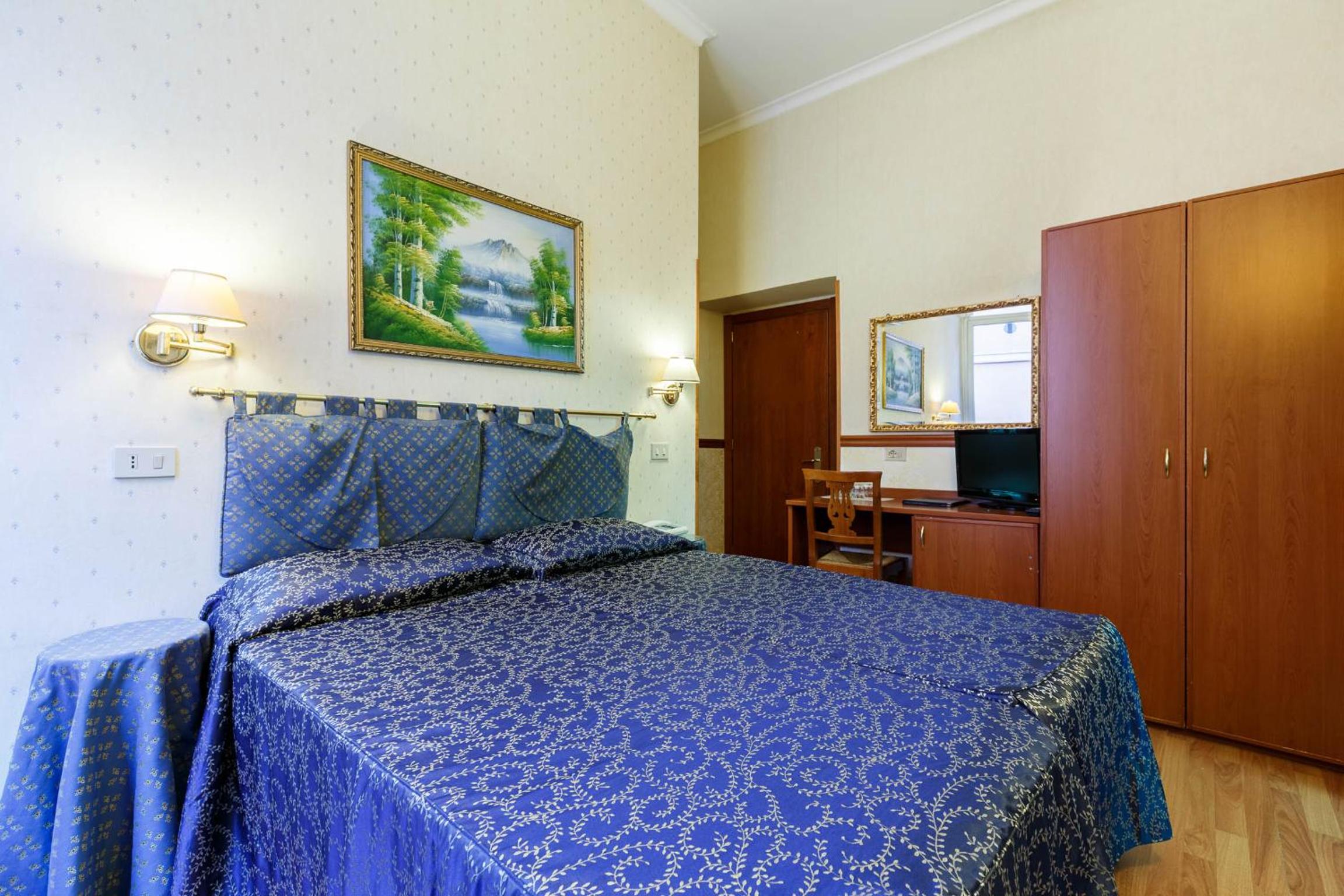 Classic Double or Twin Room photo 3