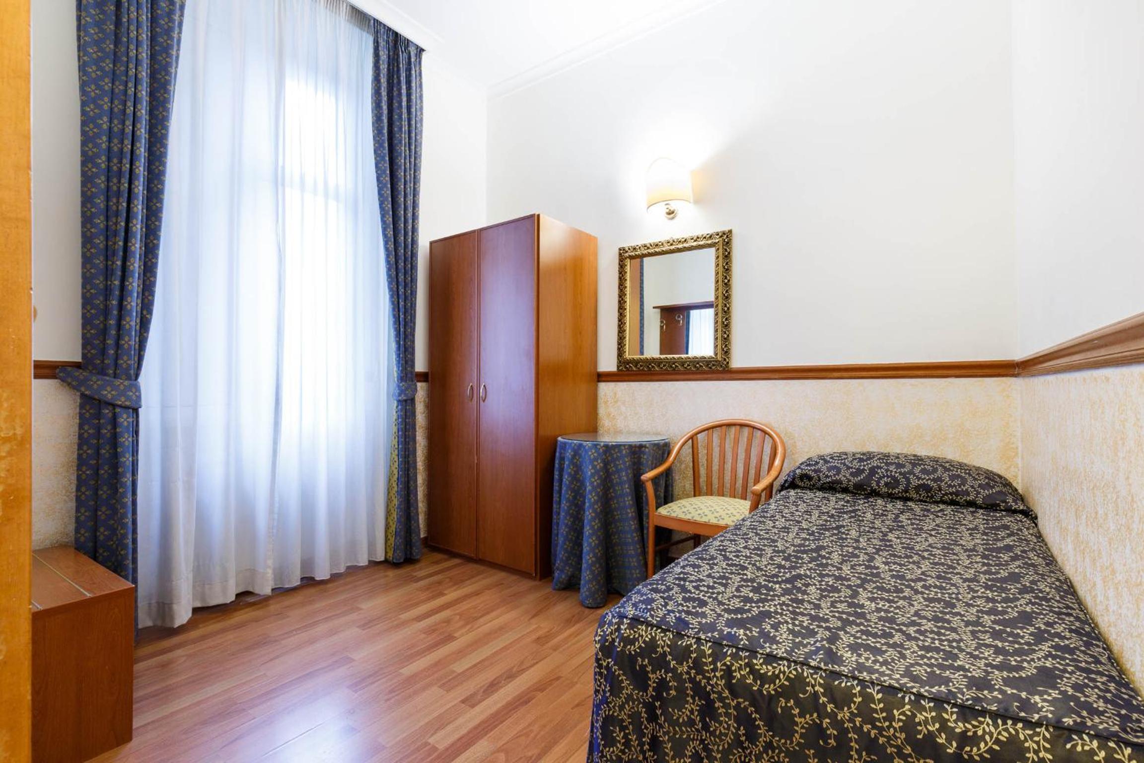 Comfort Triple Room photo 2