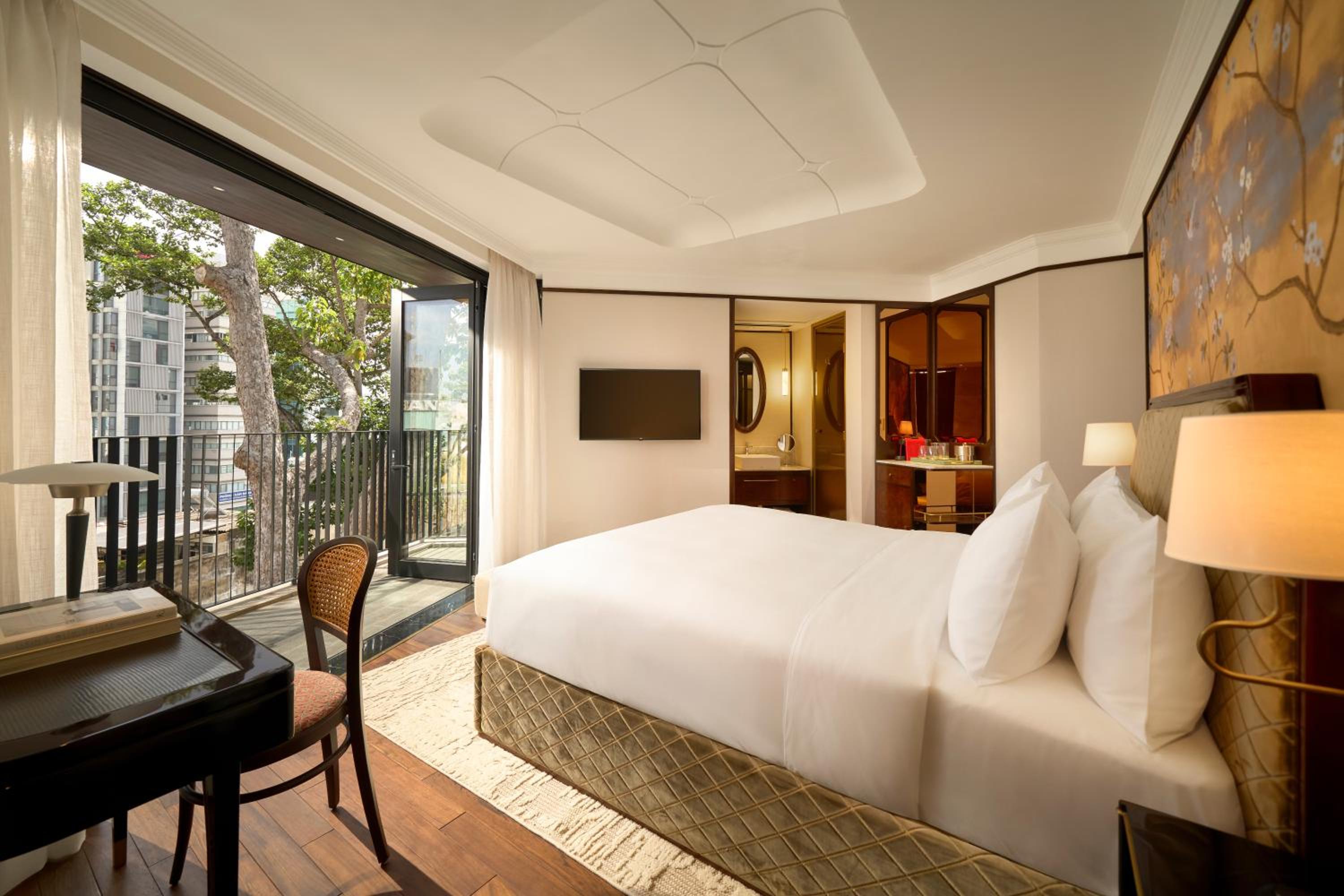 Grand Corner King Room
