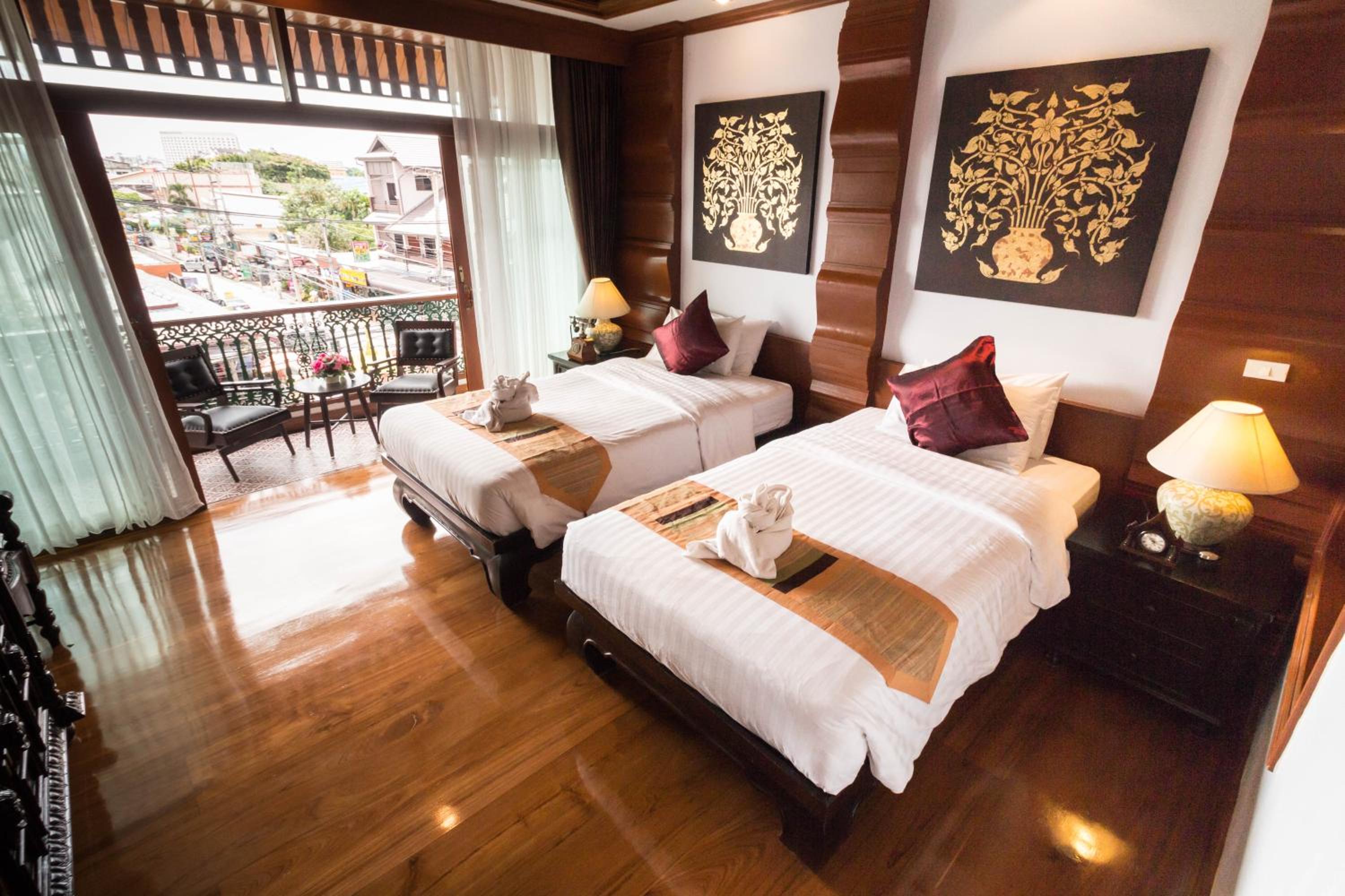 Luxury Twin Bed with Spa Bath & Private Balcony - Photo 5