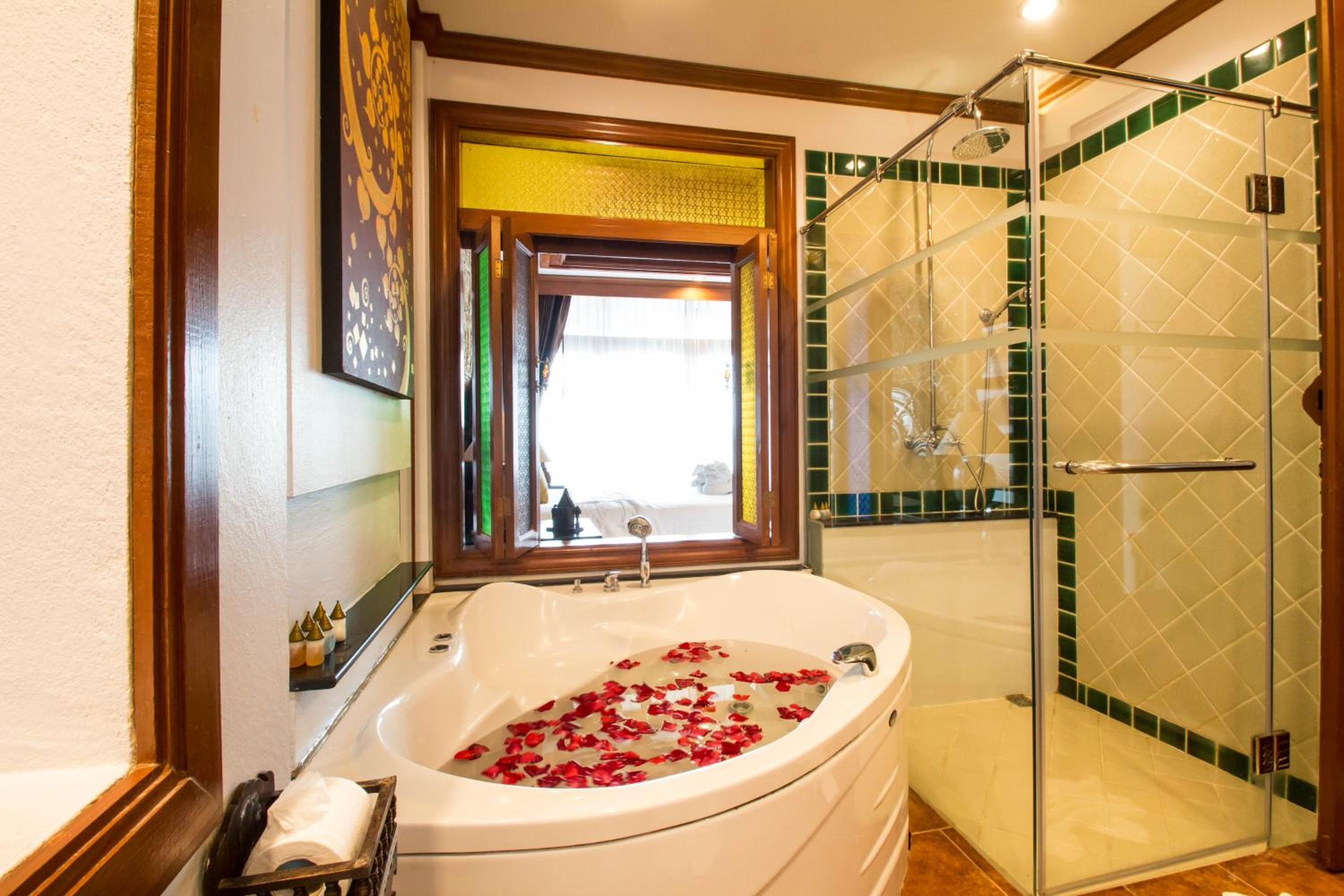 Luxury Twin Bed with Spa Bath & Private Balcony - Photo 7