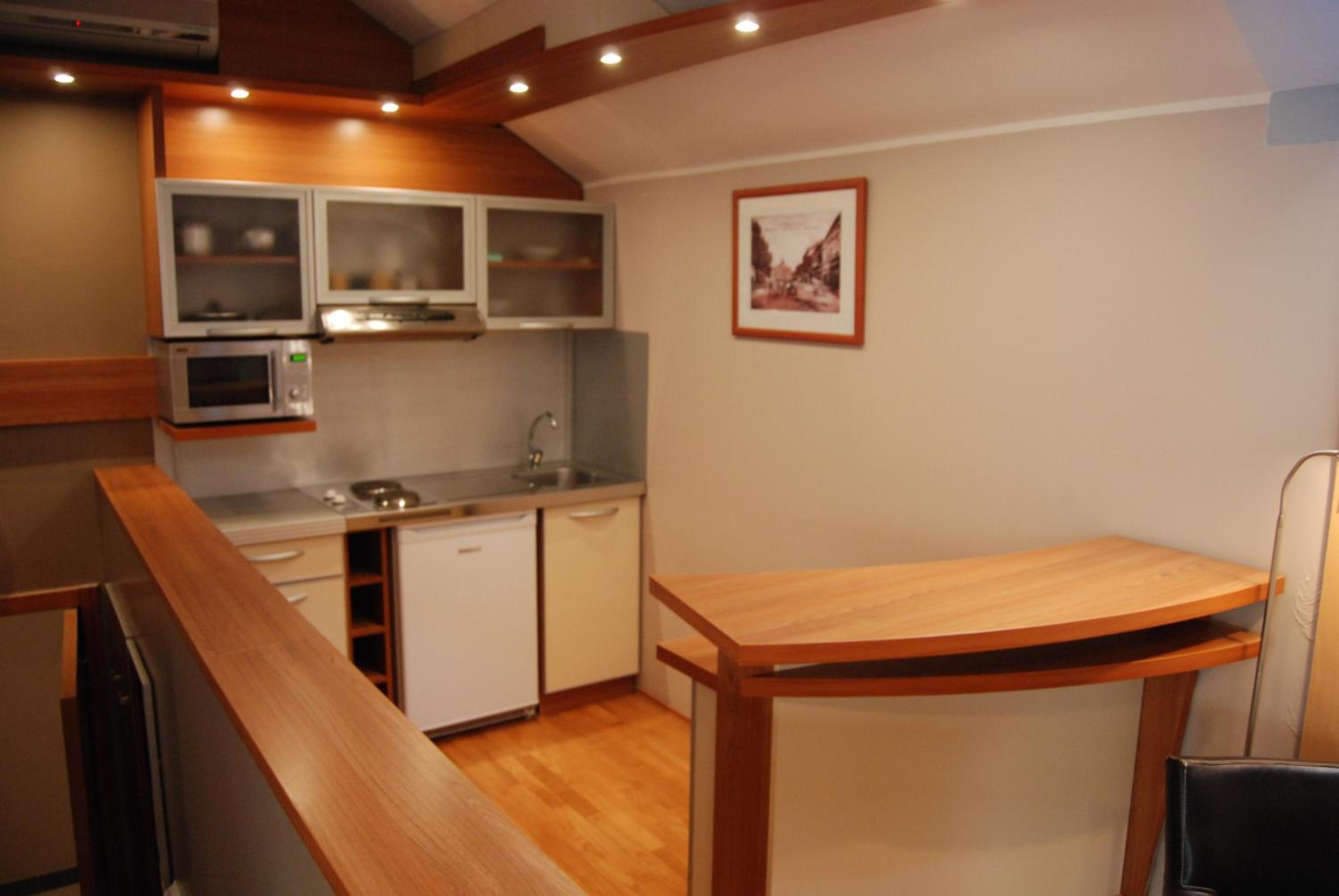One-Bedroom Apartment - Photo 3