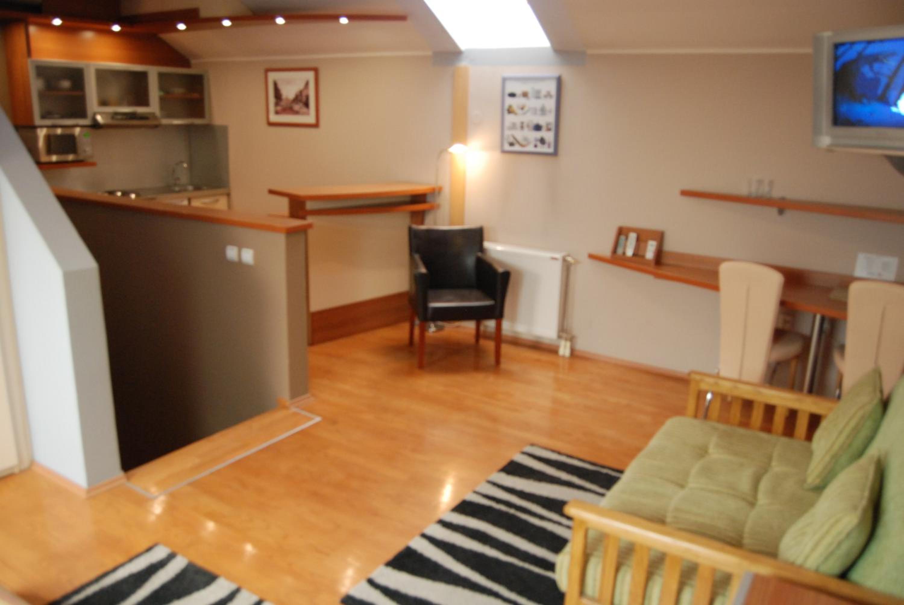 One-Bedroom Apartment - Photo 8