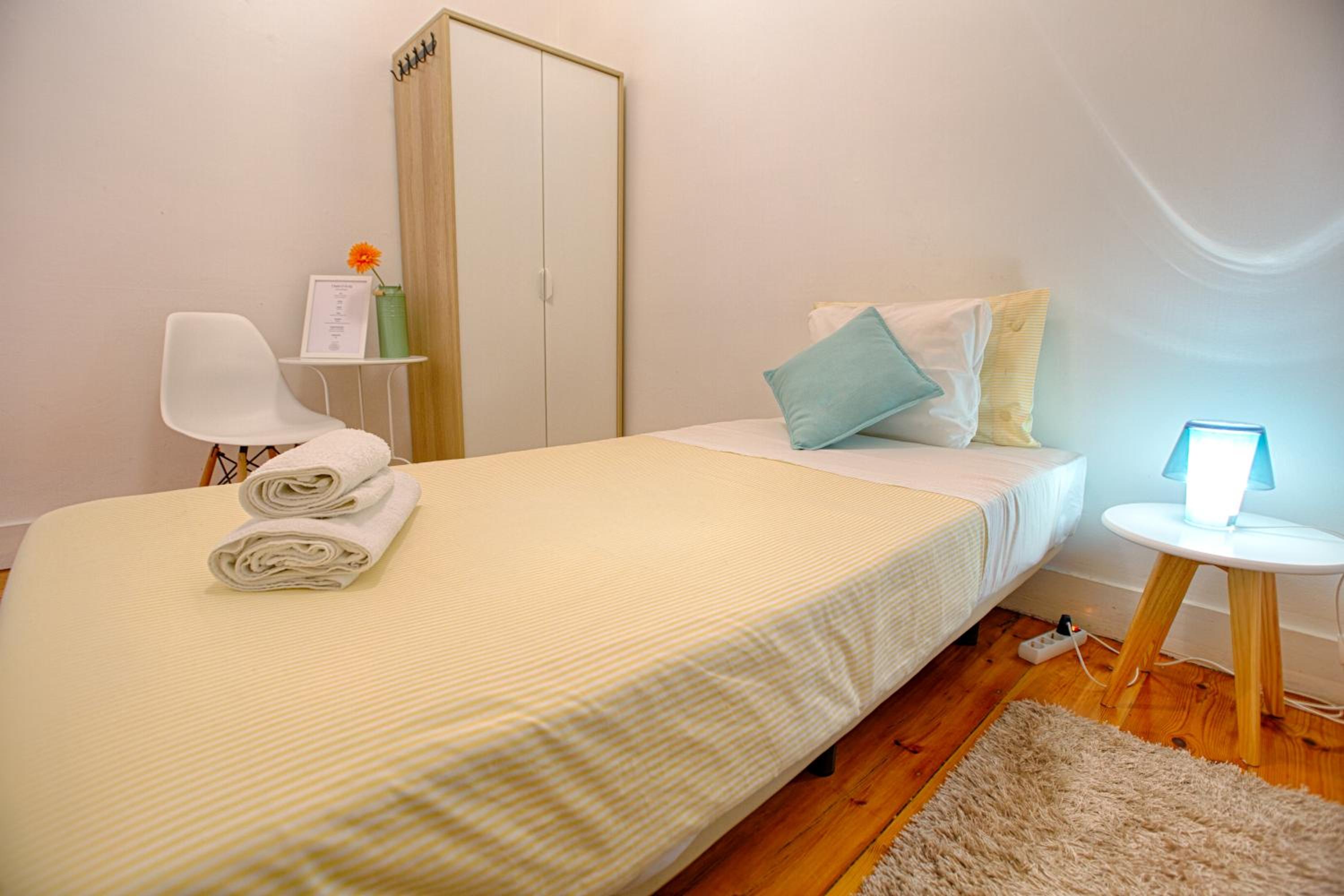 Single Room with Shared Bathroom photo 3