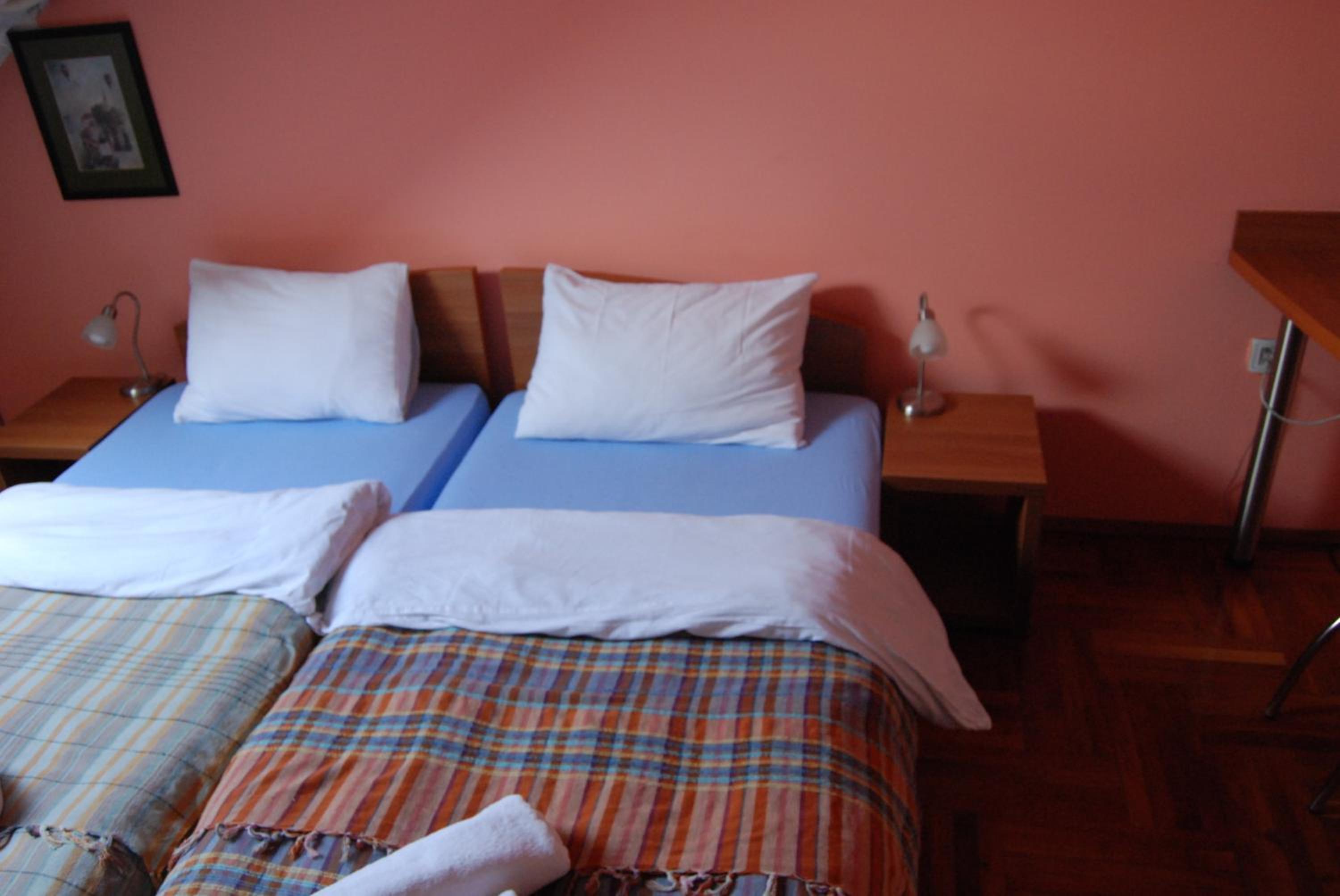 Twin Room - Photo 1