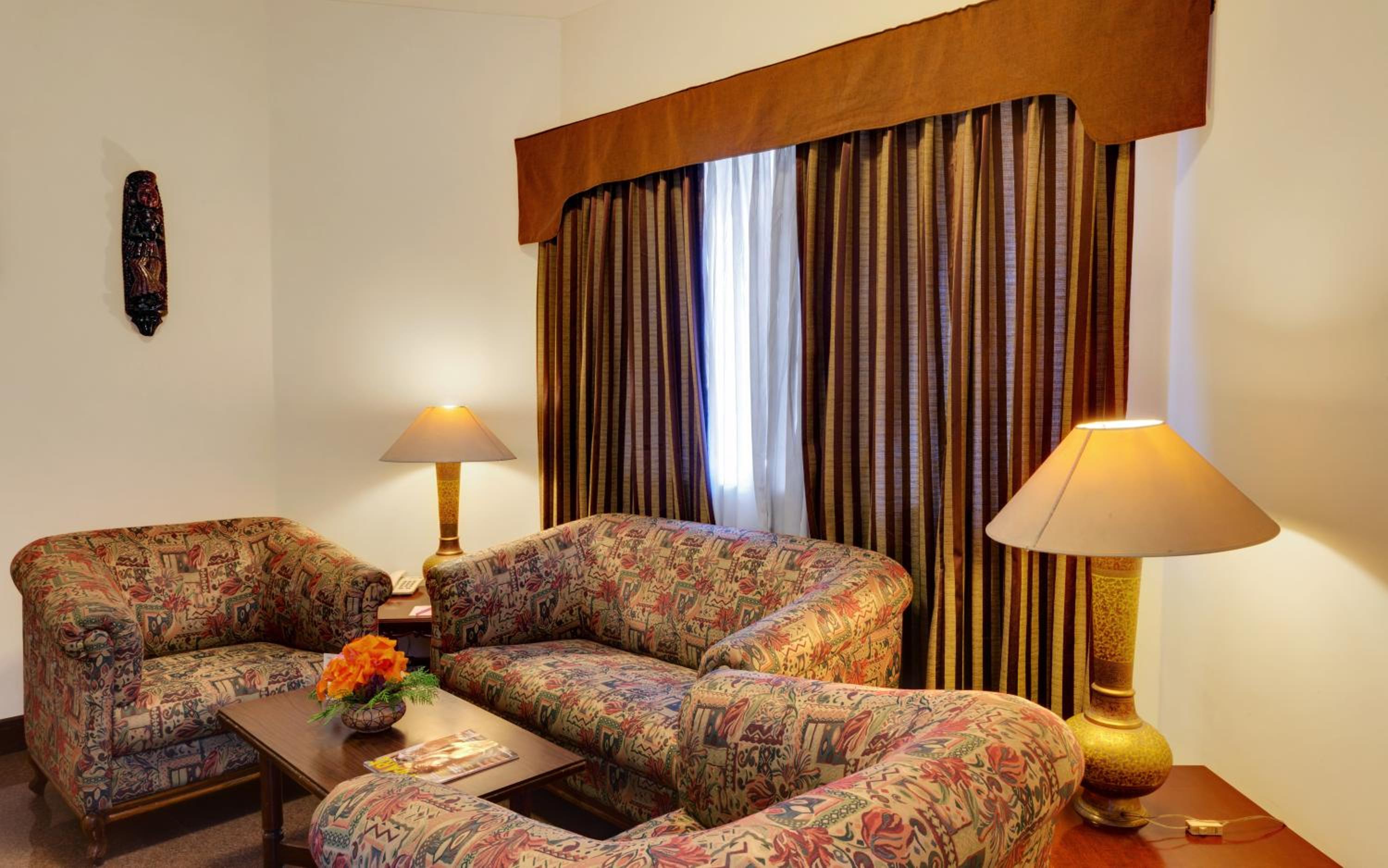 Executive Suite - 15% Discount on F&B - Photo 1