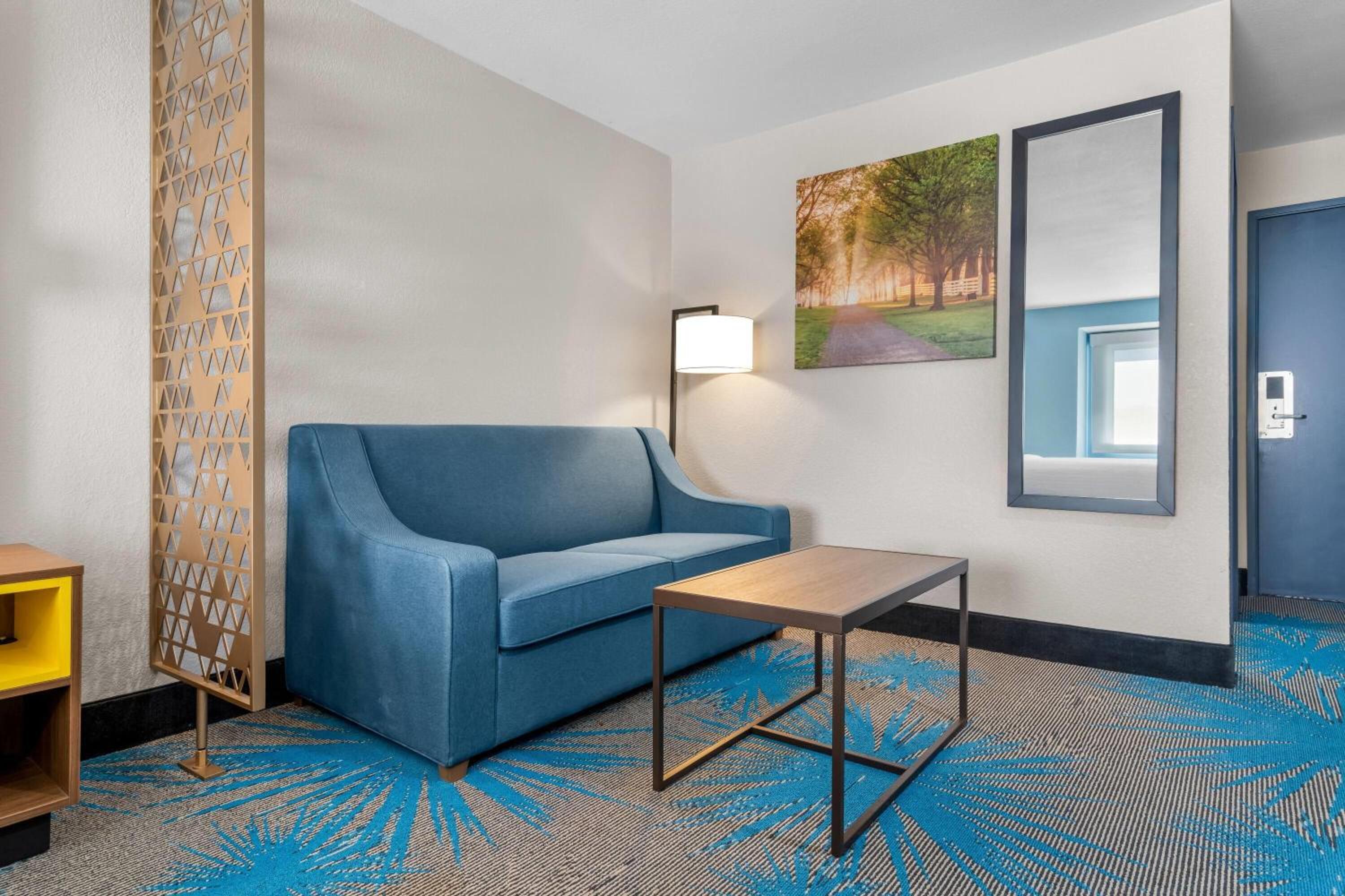 King Studio Suite - Non-Smoking - Photo 2