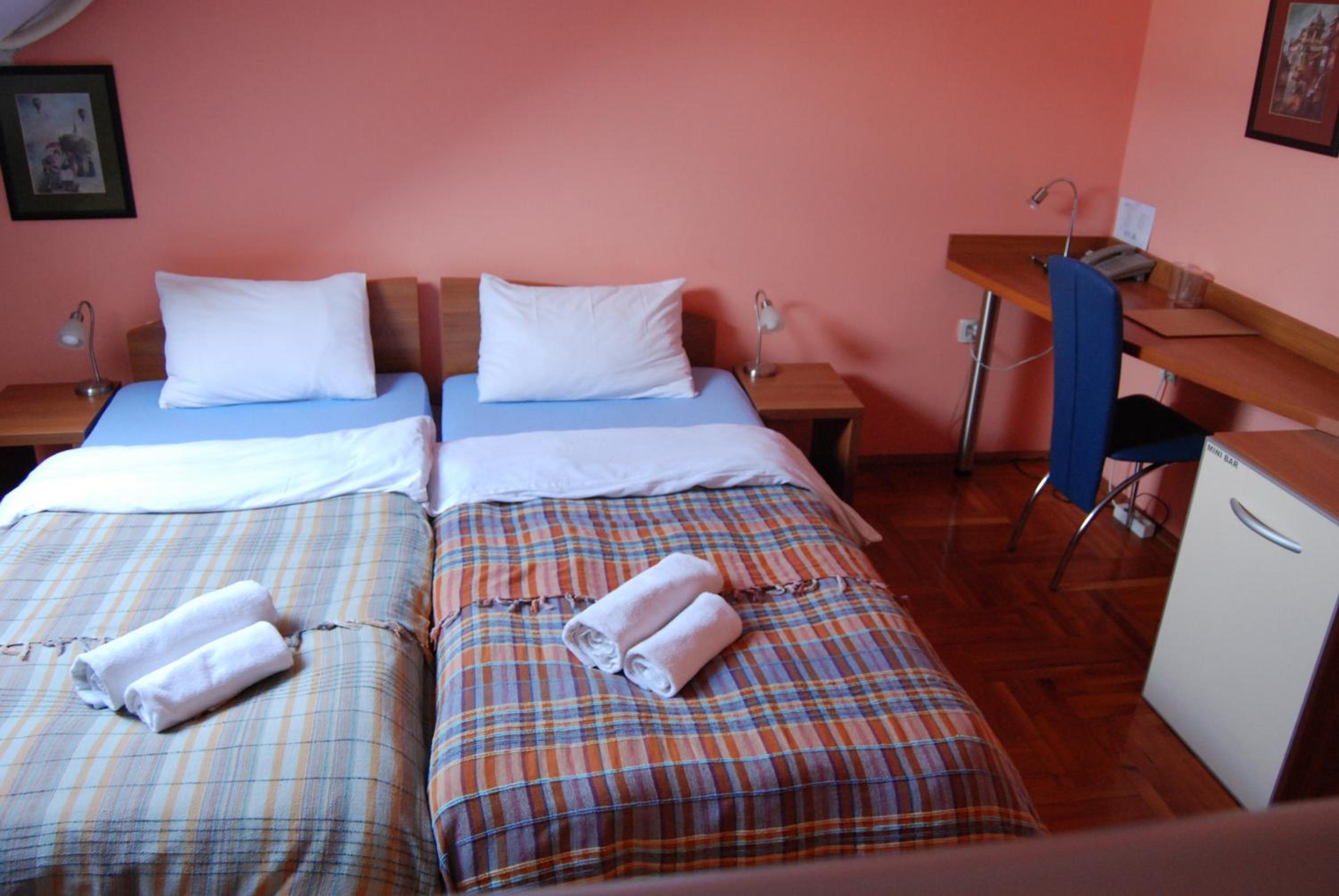 Double Room - Photo 3