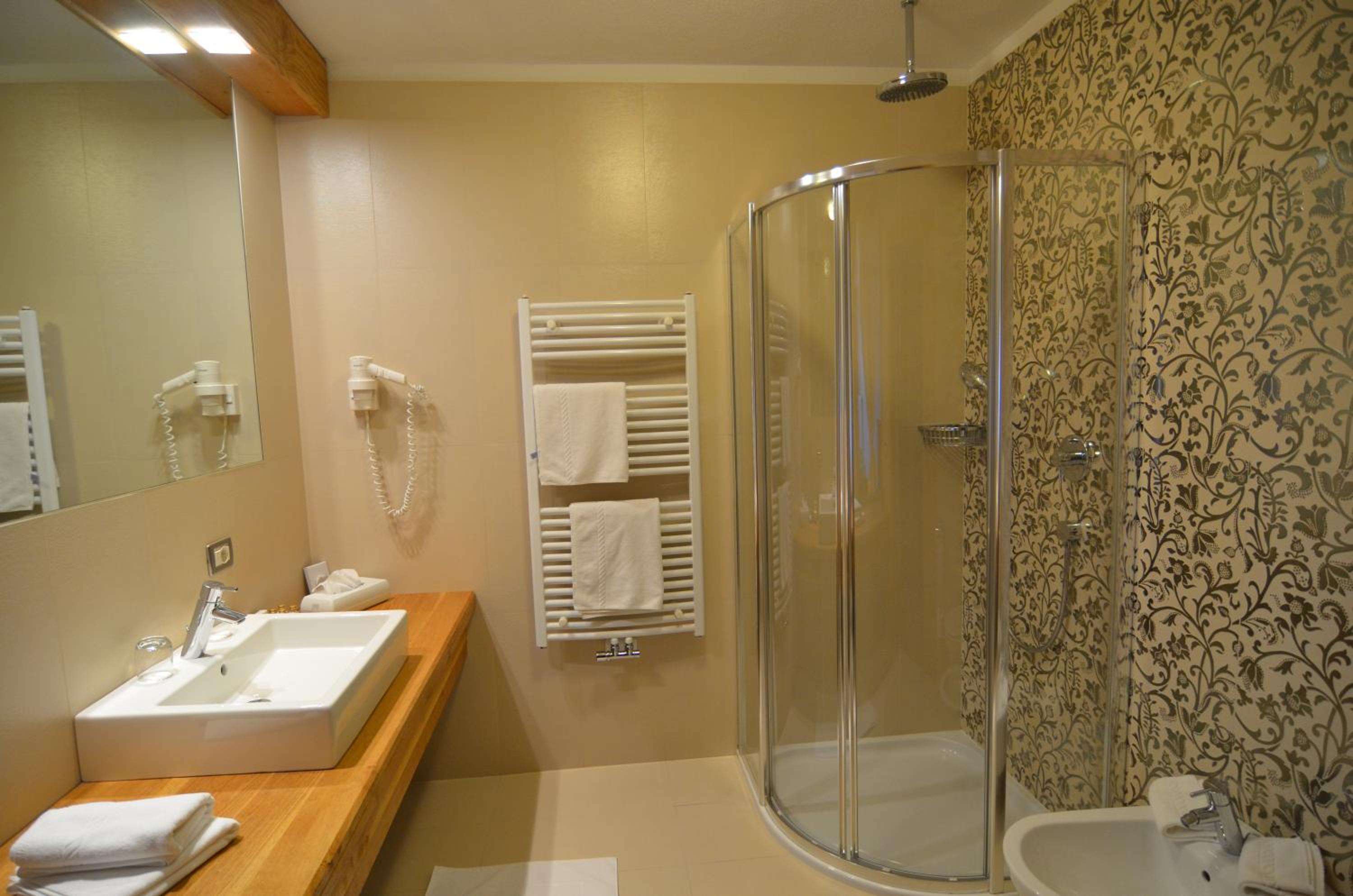 Superior Double or Twin Room - Photo 6