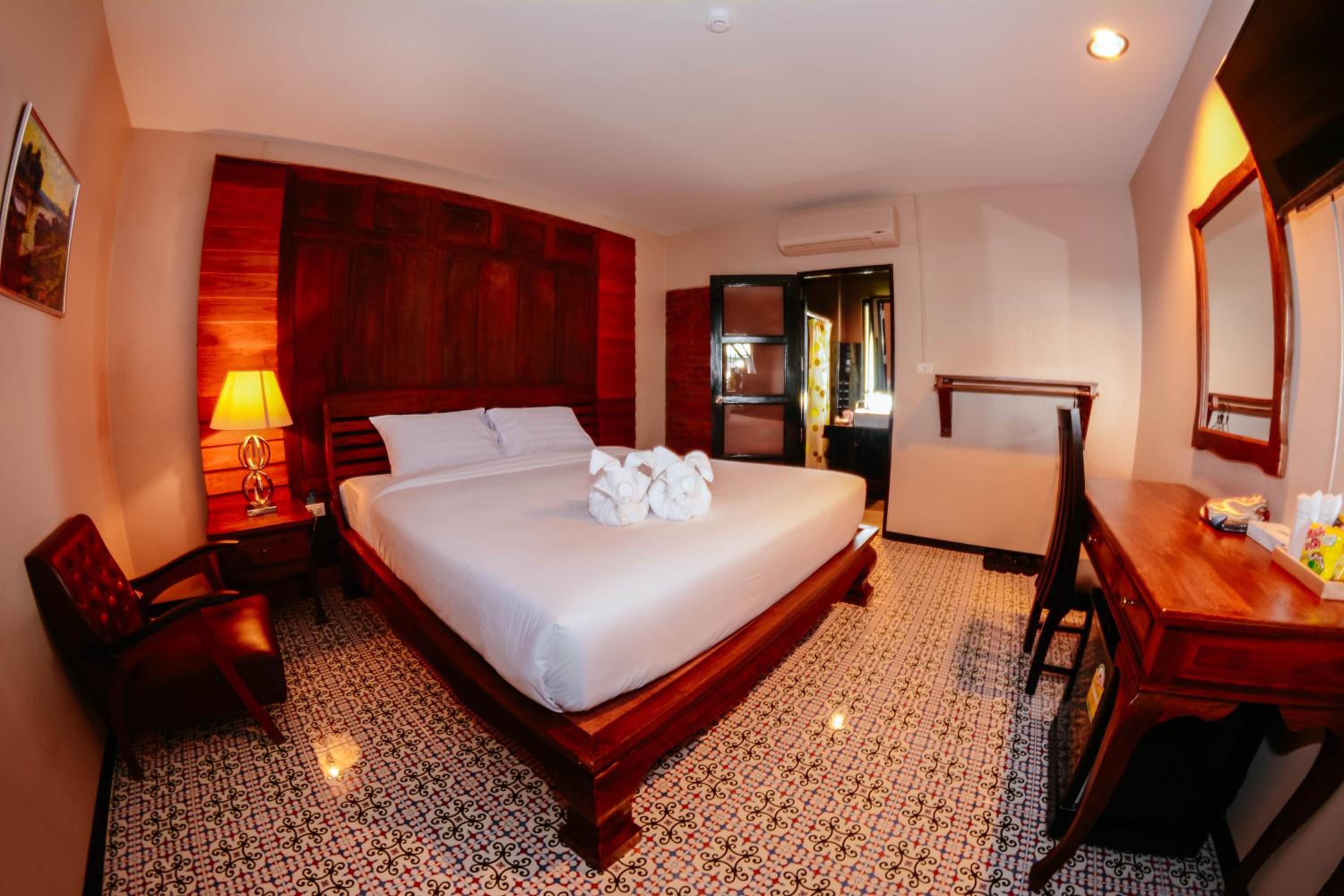 Superior Double Room with Private Bathroom