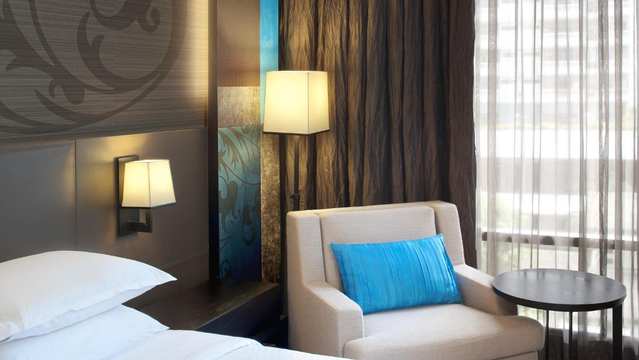 Premier King Room photo 2