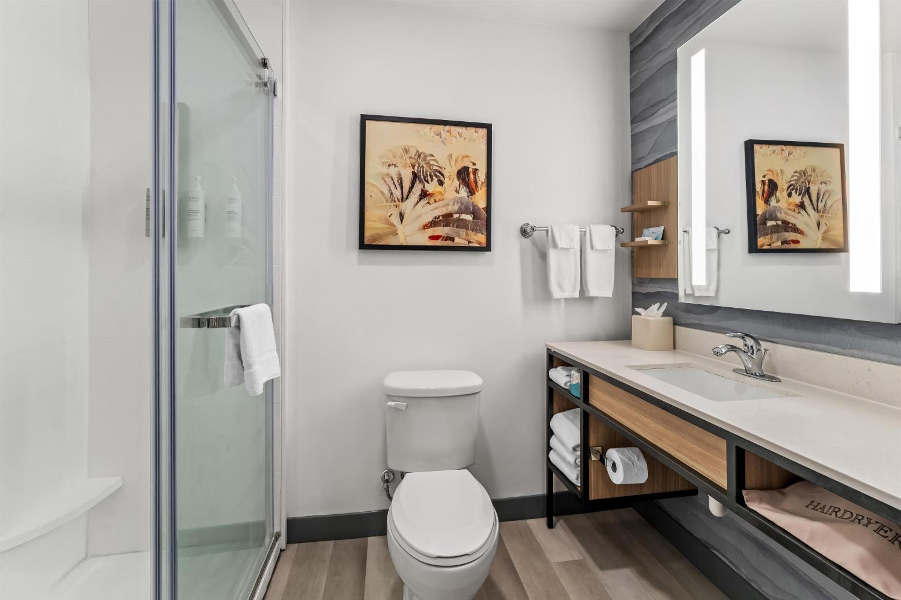 King Room - Hearing Accessible - Photo 3