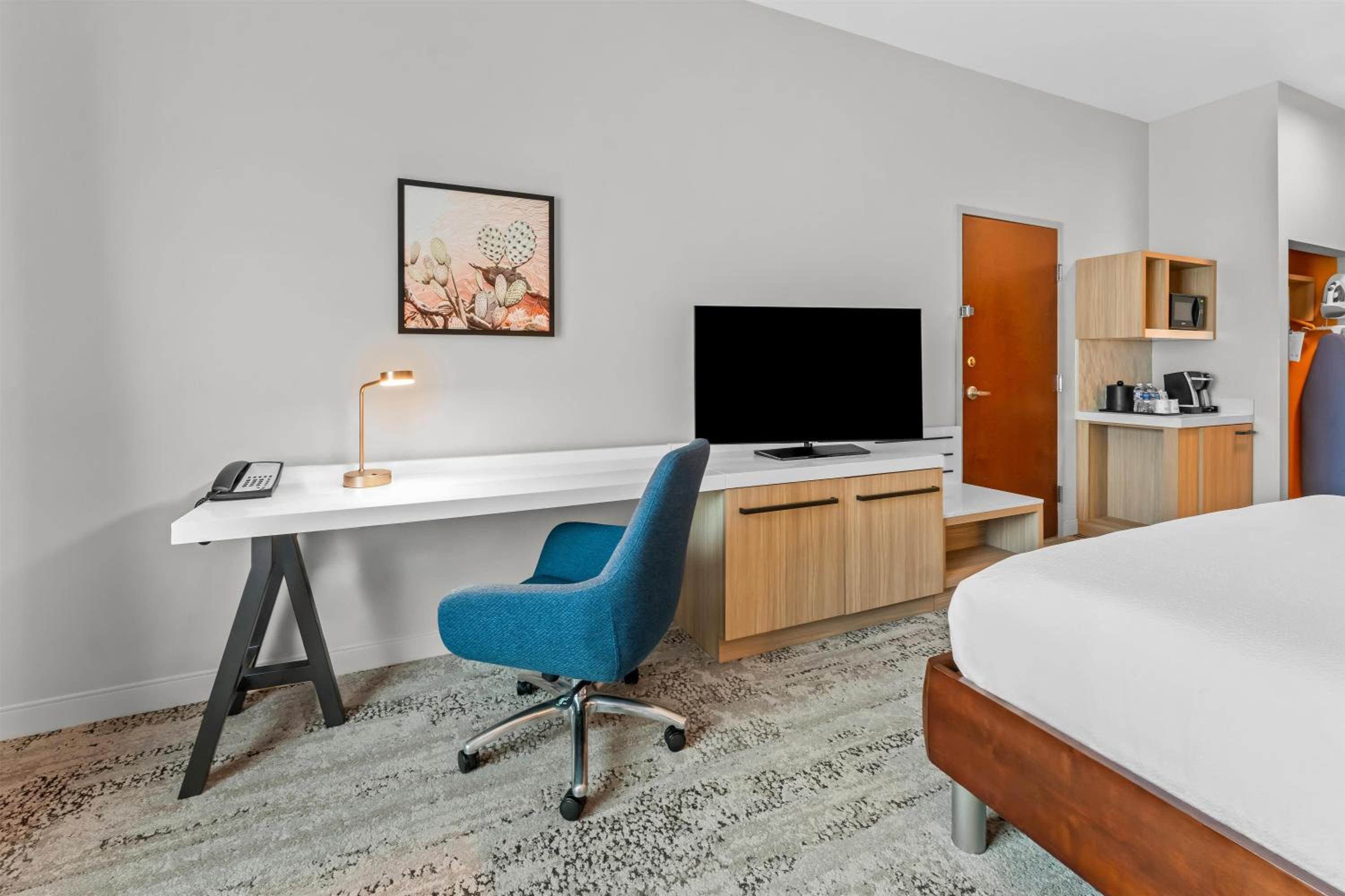 King Room - Hearing Accessible - Photo 6
