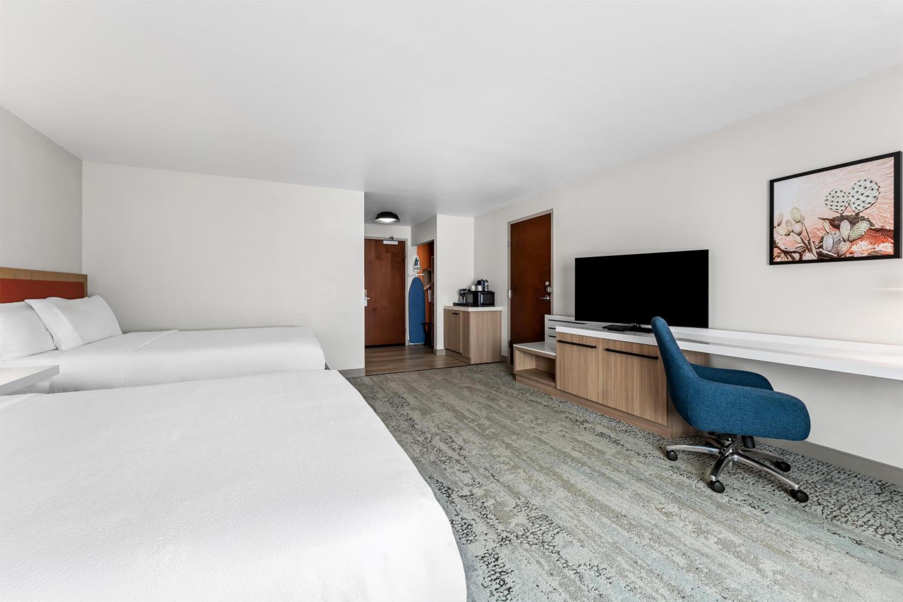 Queen Room with Two Queen Beds - Mobility and Hearing Access - Photo 3