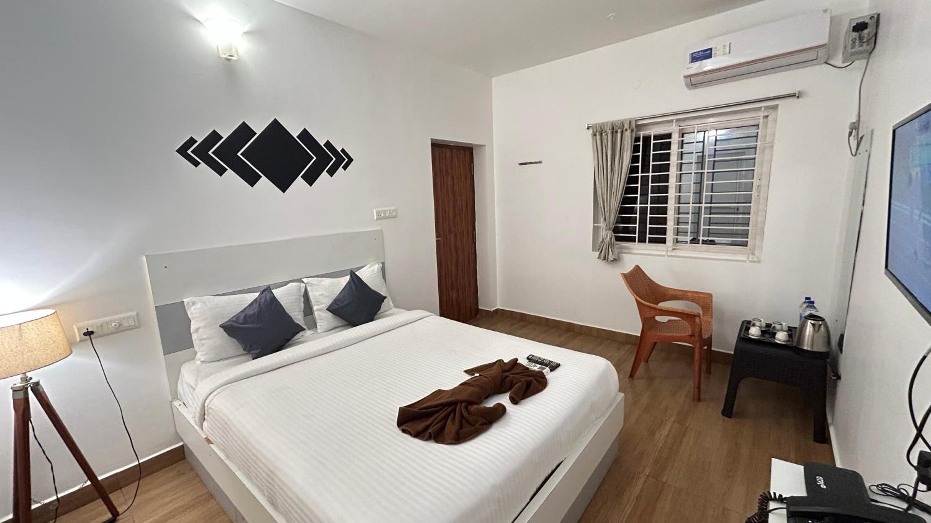 Standard Double Room - Photo 4