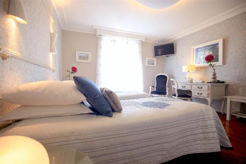 Superior Double or Twin Room photo 3